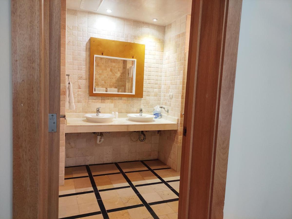 Chic Beachfront - Private Access Apartamento Punta Cana