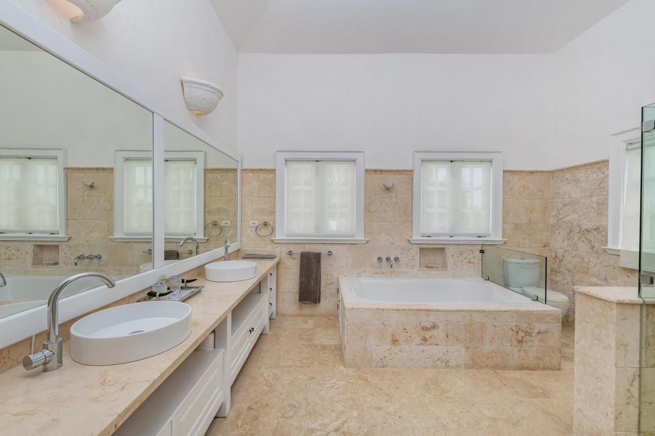 Apartment Paradise Luxury With Huge Pool And Jacuzzi