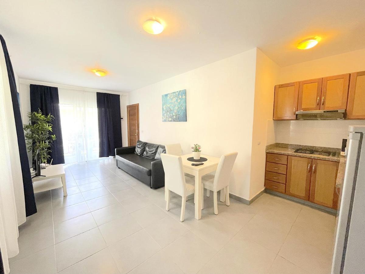 Pool Deluxe Center Bavaro Bbq Wifi Beach Club &