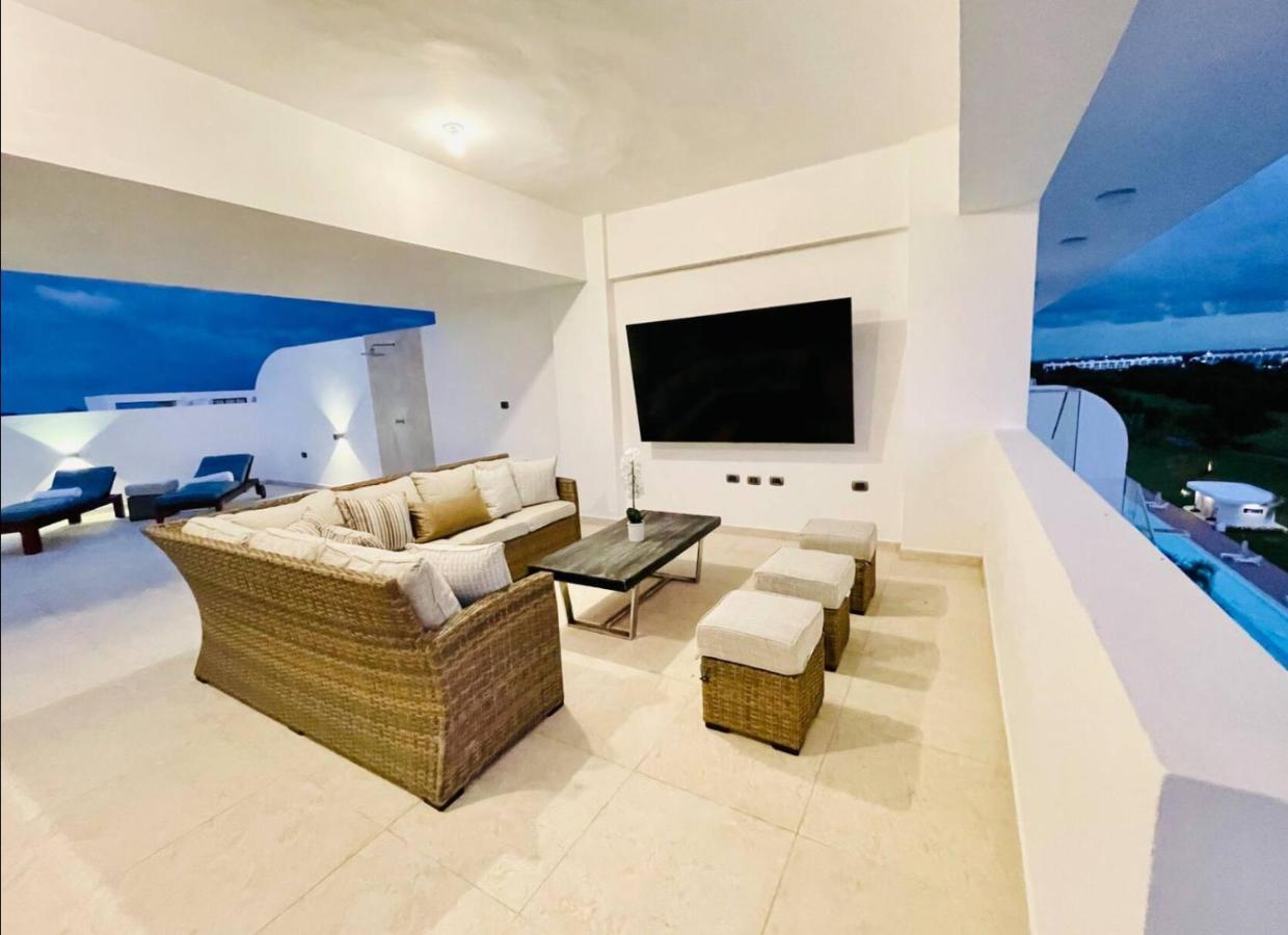 Penthouse In Hard Rock Area Beach, Casino & Pool Apartment *