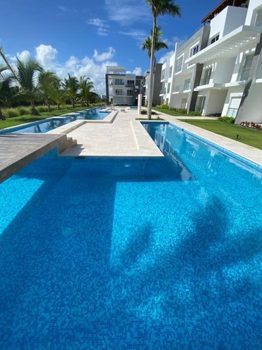 Monaco, Hard Rock Cana Bay