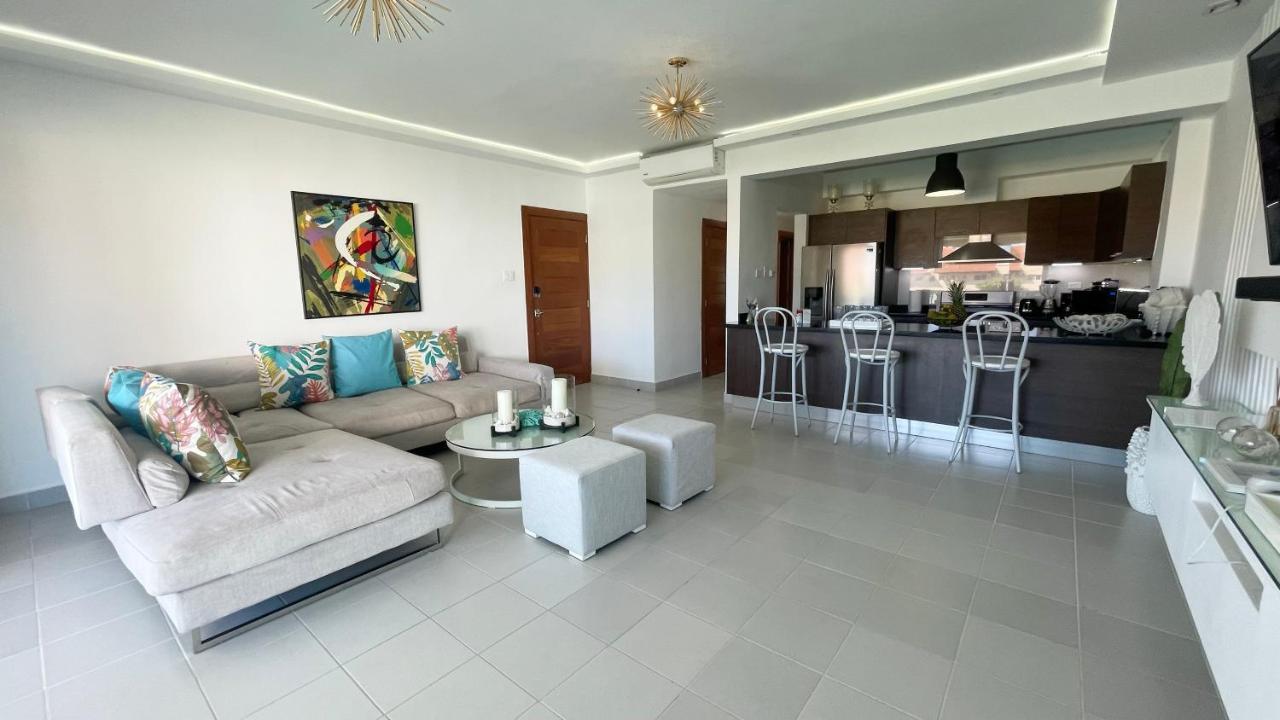 Relaxing 2 Bedroom Ocean View With Pool Close To The Beach Apartment