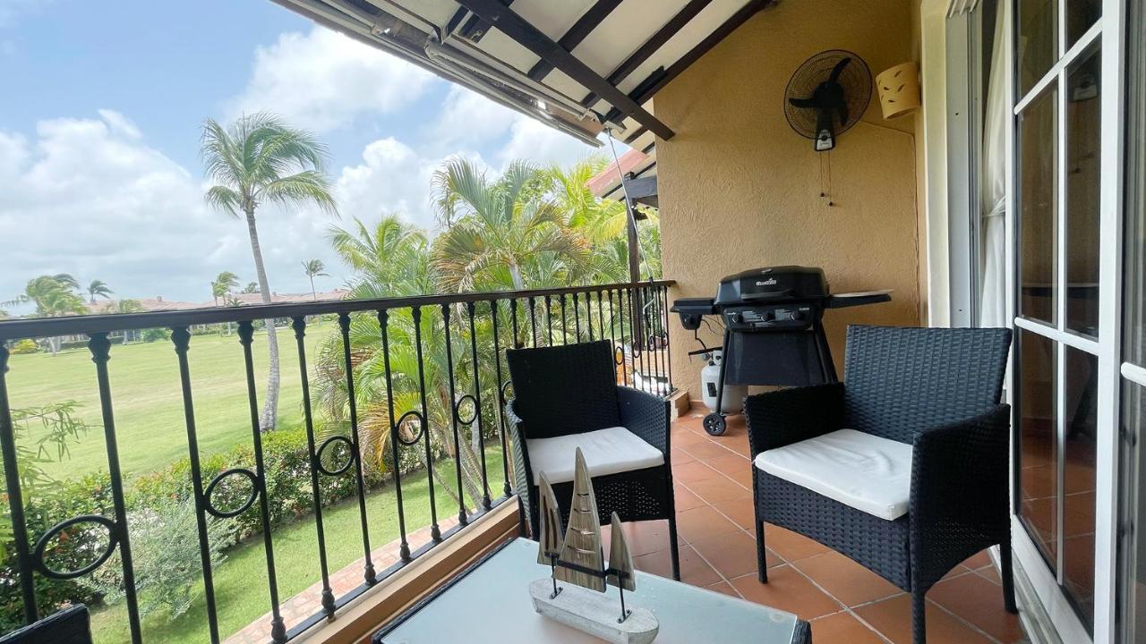 Cozy Golf Course View In