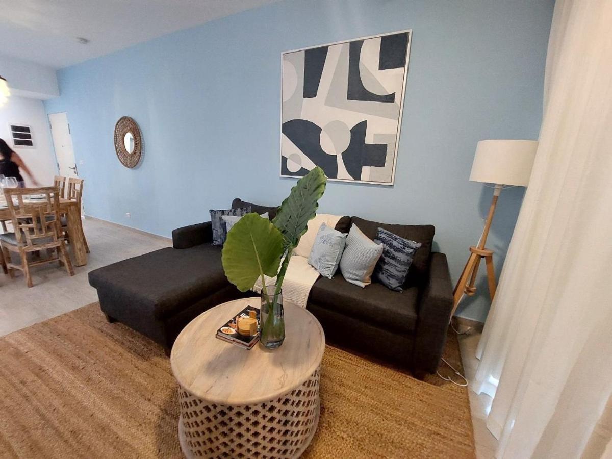 Beach-style 2br Across From Hard Rock Apartment *