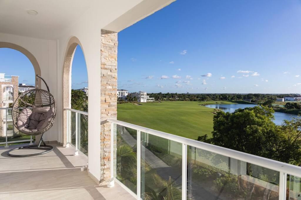 Modern & Relaxing Penthouse And Golf View Apartment *