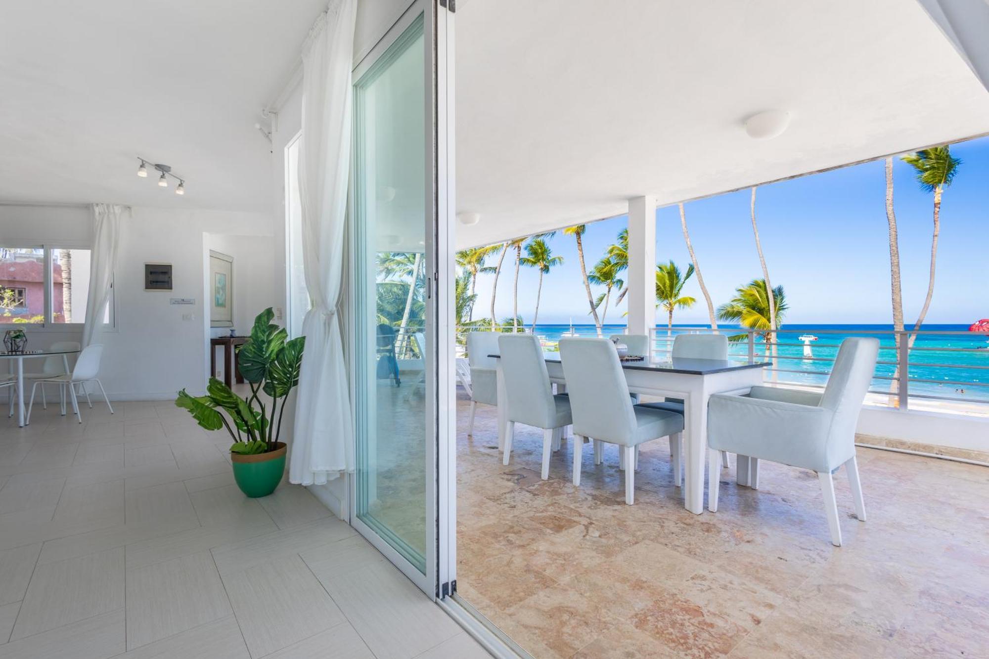 Apartment Beachfront For Rent - Ocean View, Private Terrace, And Bbq