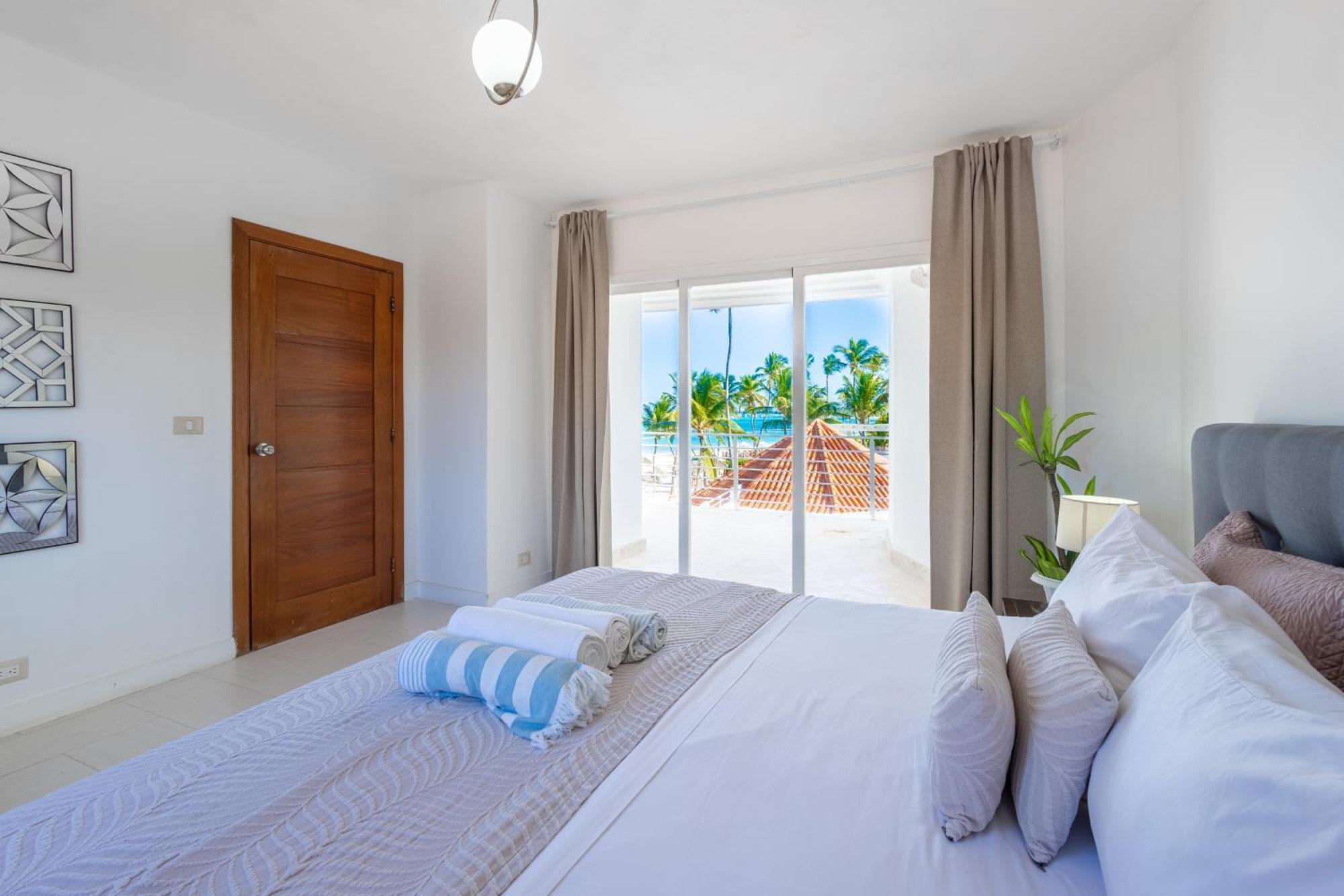 Apartment Beachfront For Rent - Ocean View, Private Terrace, And Bbq Punta Cana