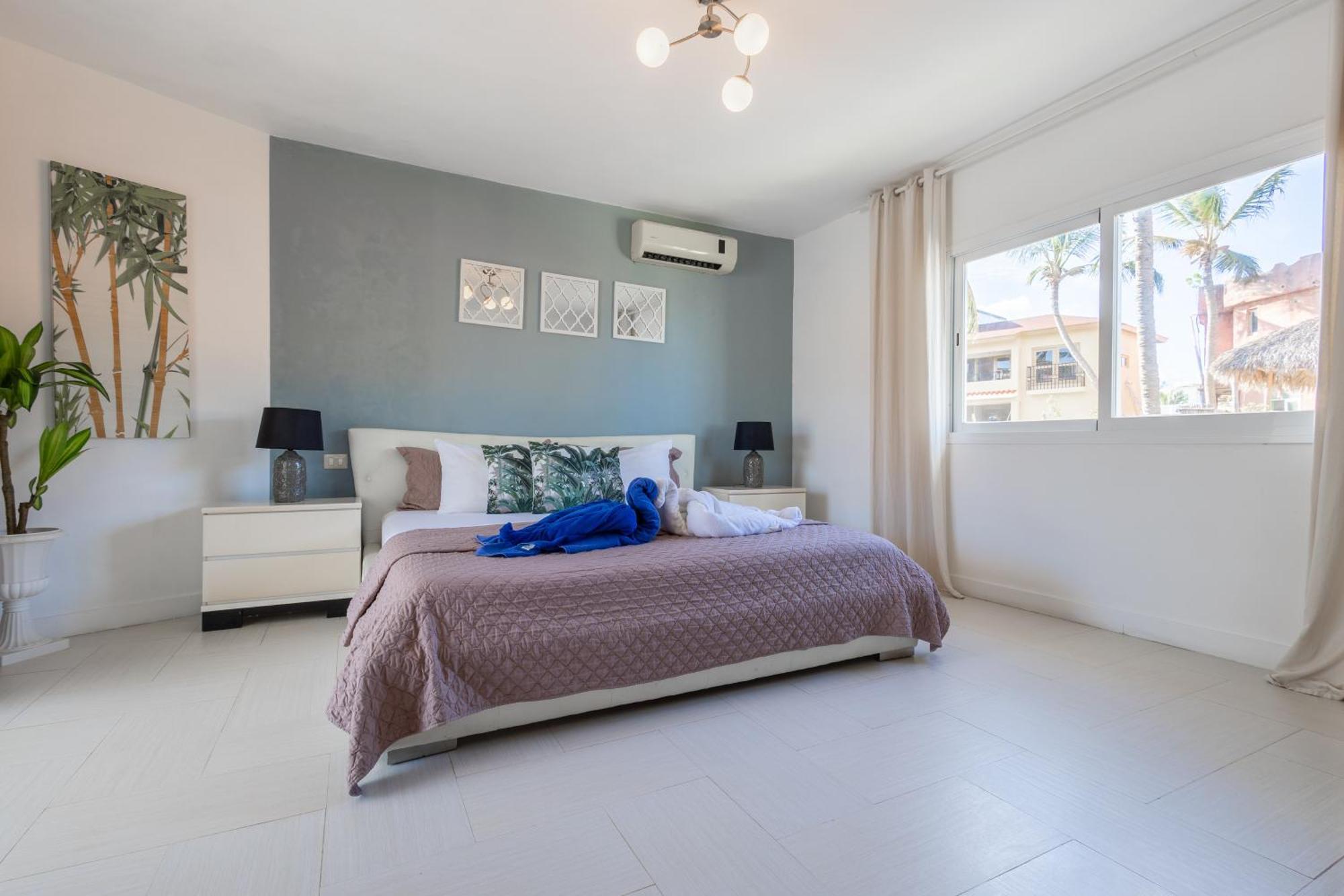 Beachfront For Rent - Ocean View, Private Terrace, And Bbq Apartment *