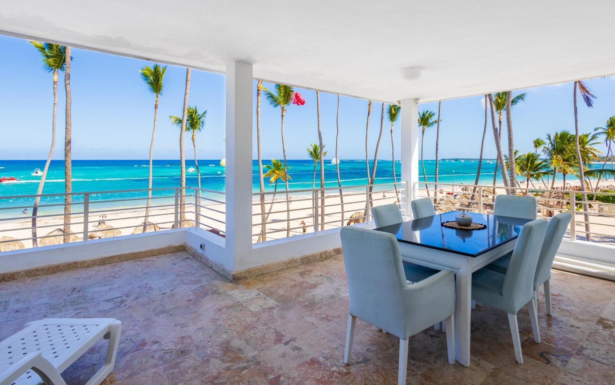Beachfront For Rent - Ocean View, Private Terrace, And Bbq Apartment *