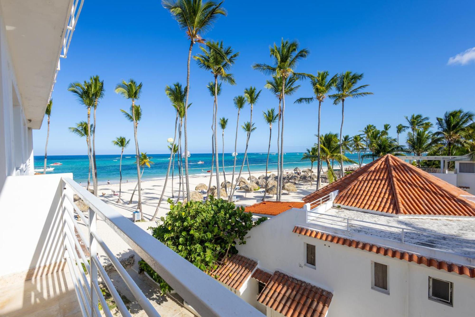 Beachfront For Rent - Ocean View, Private Terrace, And Bbq Punta Cana