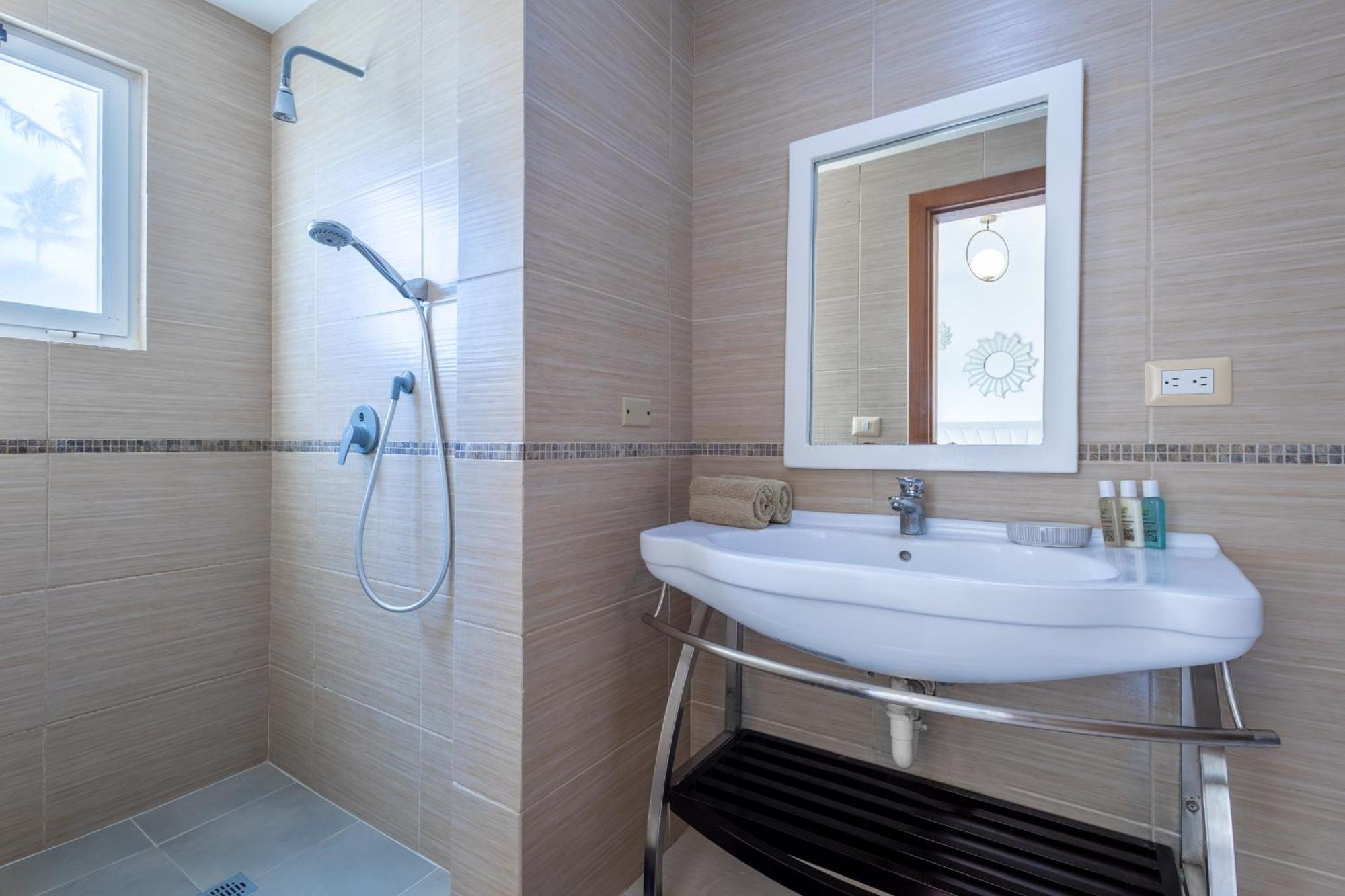 Beachfront For Rent - Ocean View, Private Terrace, And Bbq Apartment Punta Cana