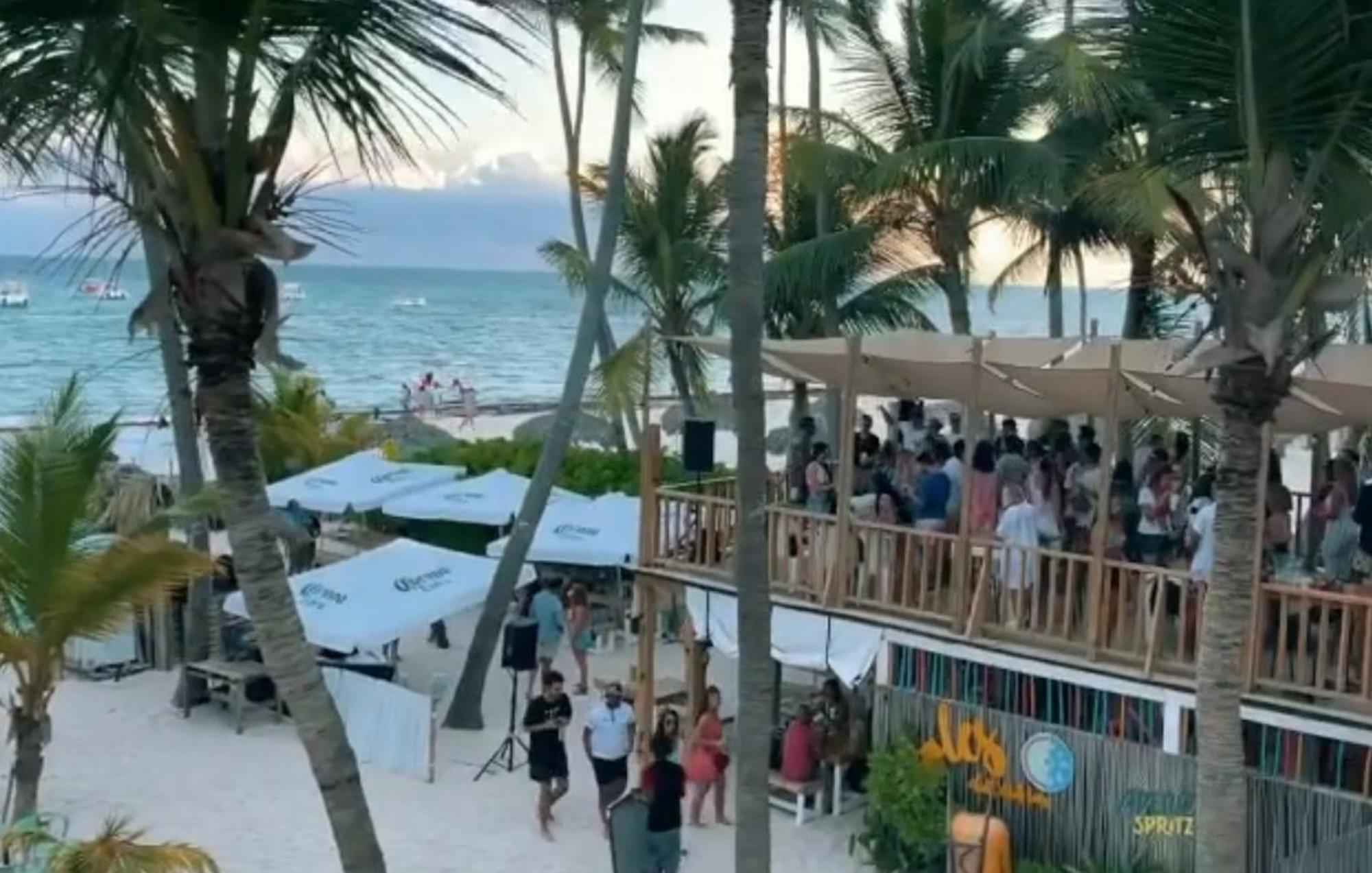 Corales Villas And Suites - Club, Spa, Restaurants Hotel
