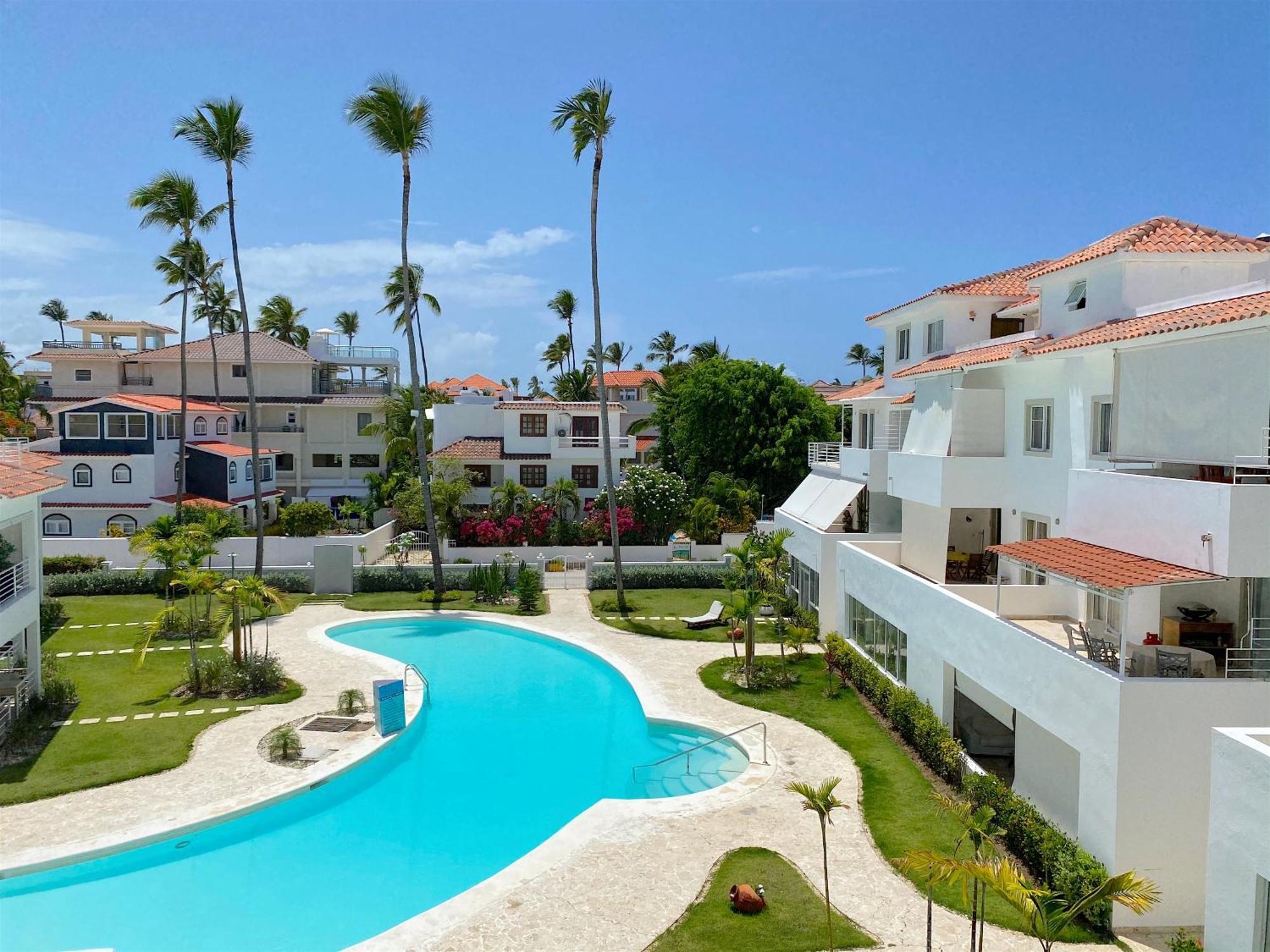 Corales Villas And Suites - Club, Spa, Restaurants