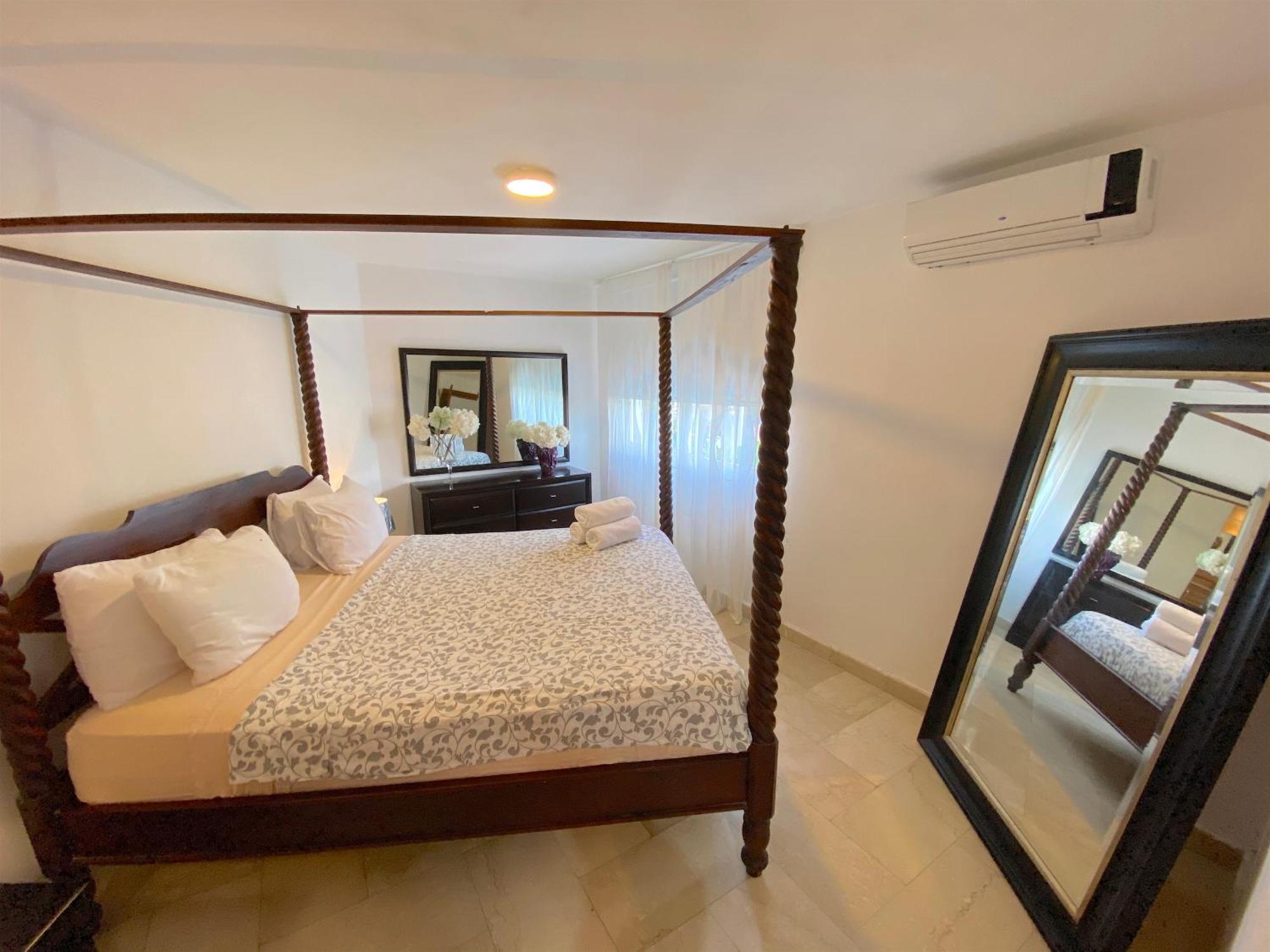 Corales Villas And Suites - Club, Spa, Restaurants Hotel
