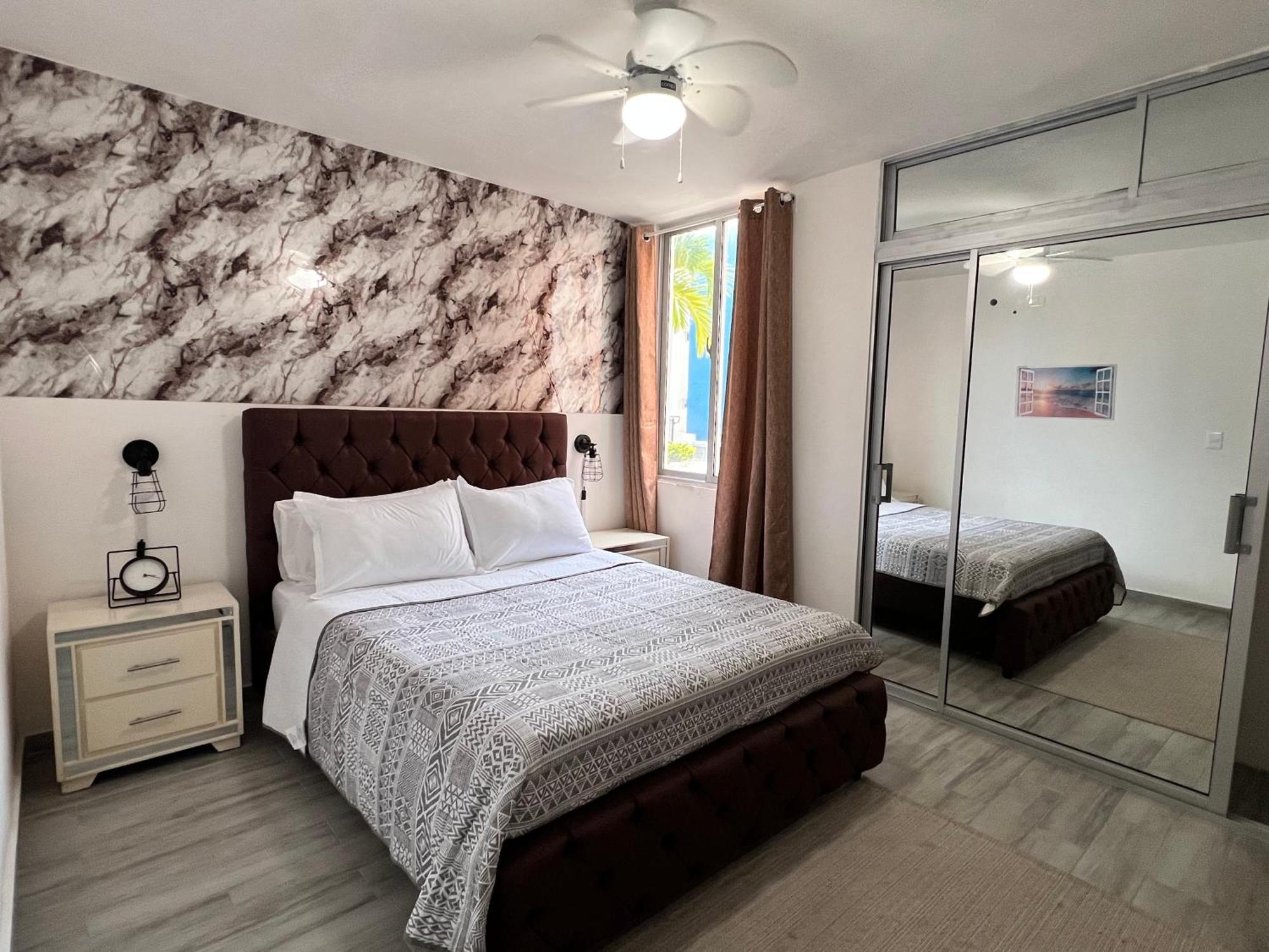 Apartment Lovely 3 Bedroom Near Downtown And Foodies *