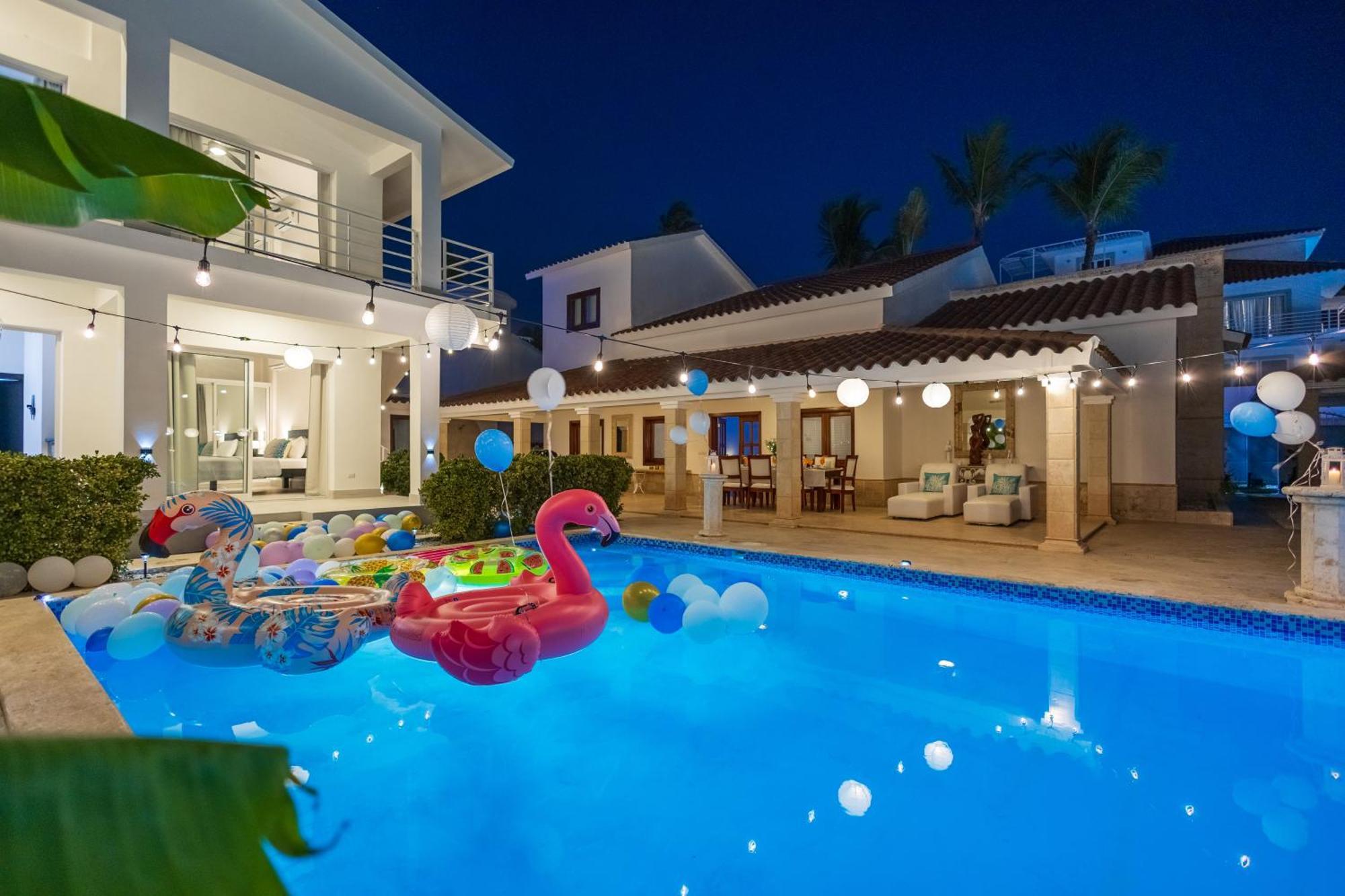 Huge 8-bedroom With Private Pool - Corales Villa Punta Cana