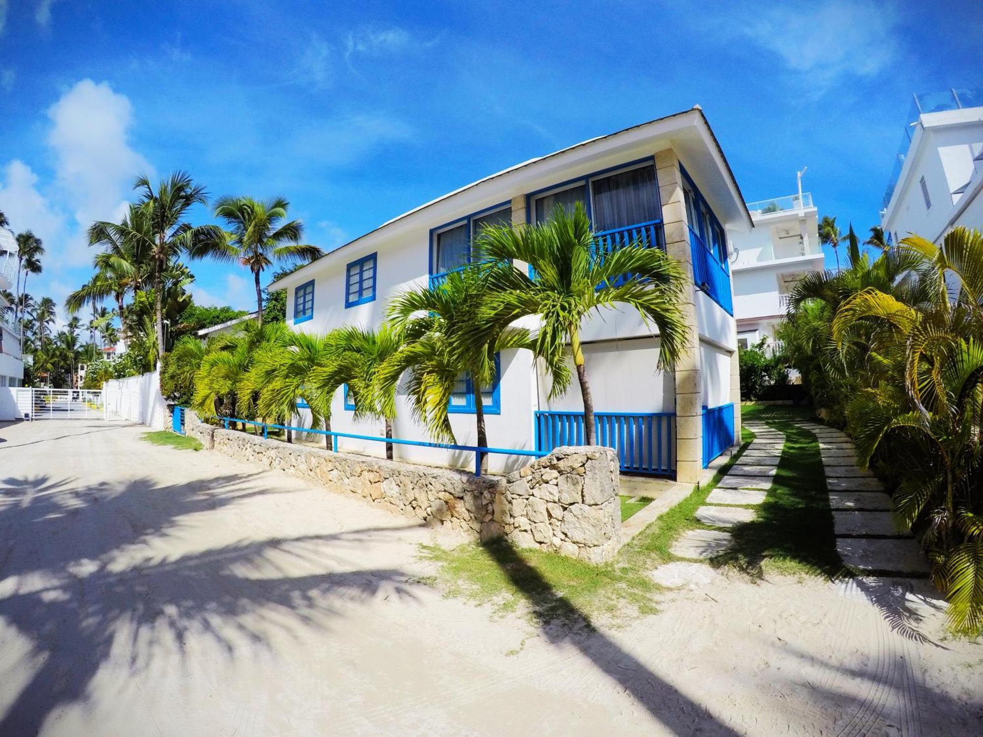 Villa Atlantic & *