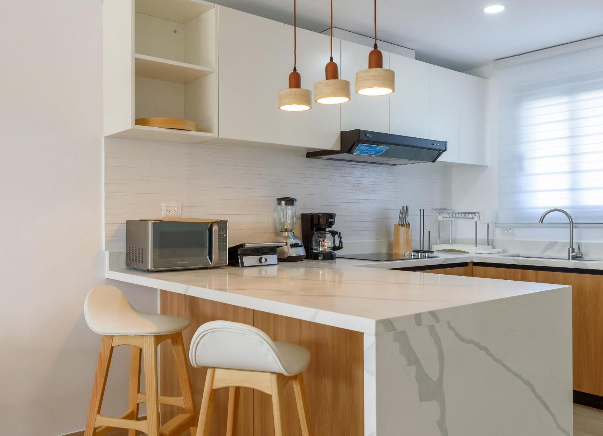 Beautiful With Direct Access To The Pool Apartment *