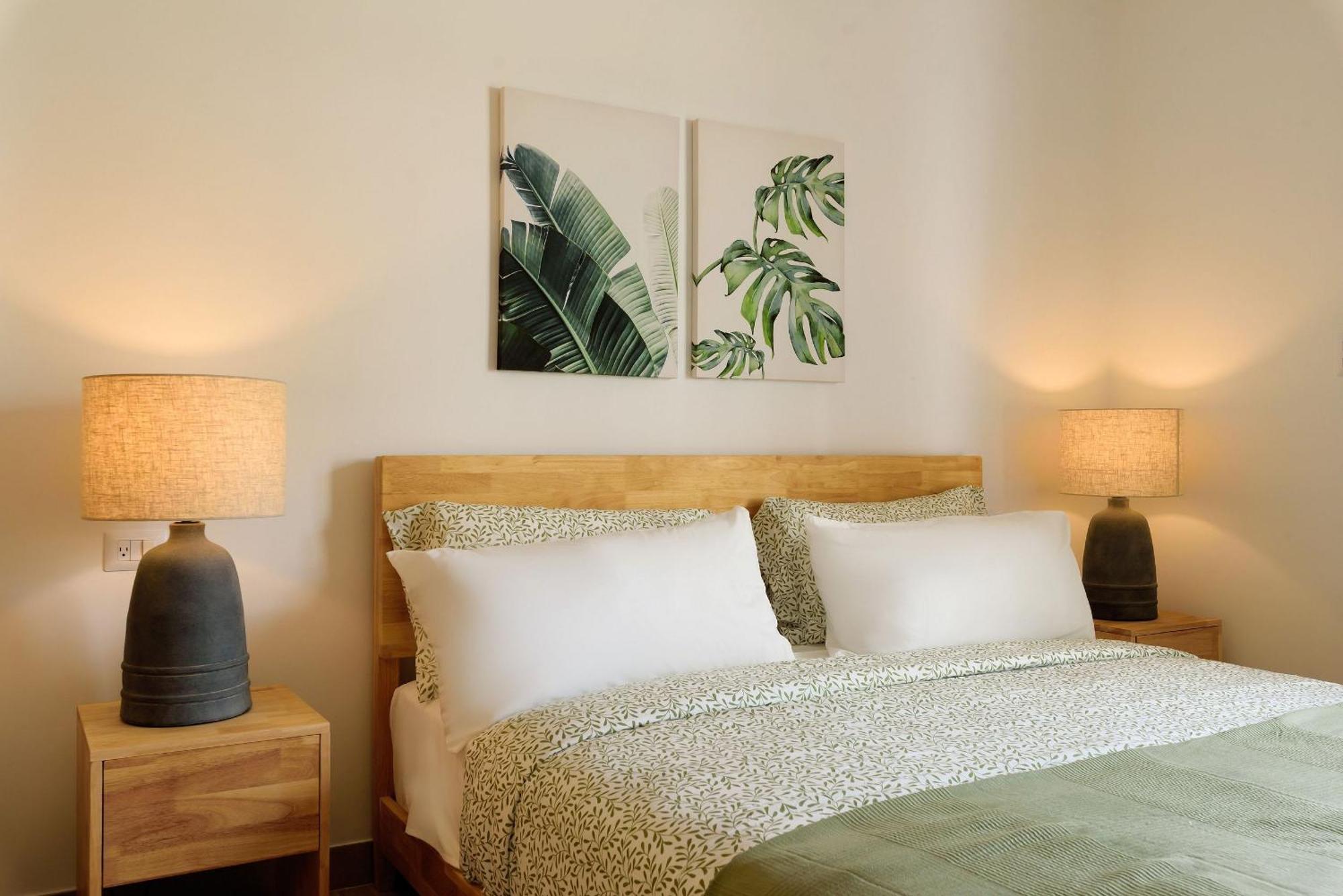 Beautiful With Direct Access To The Pool *