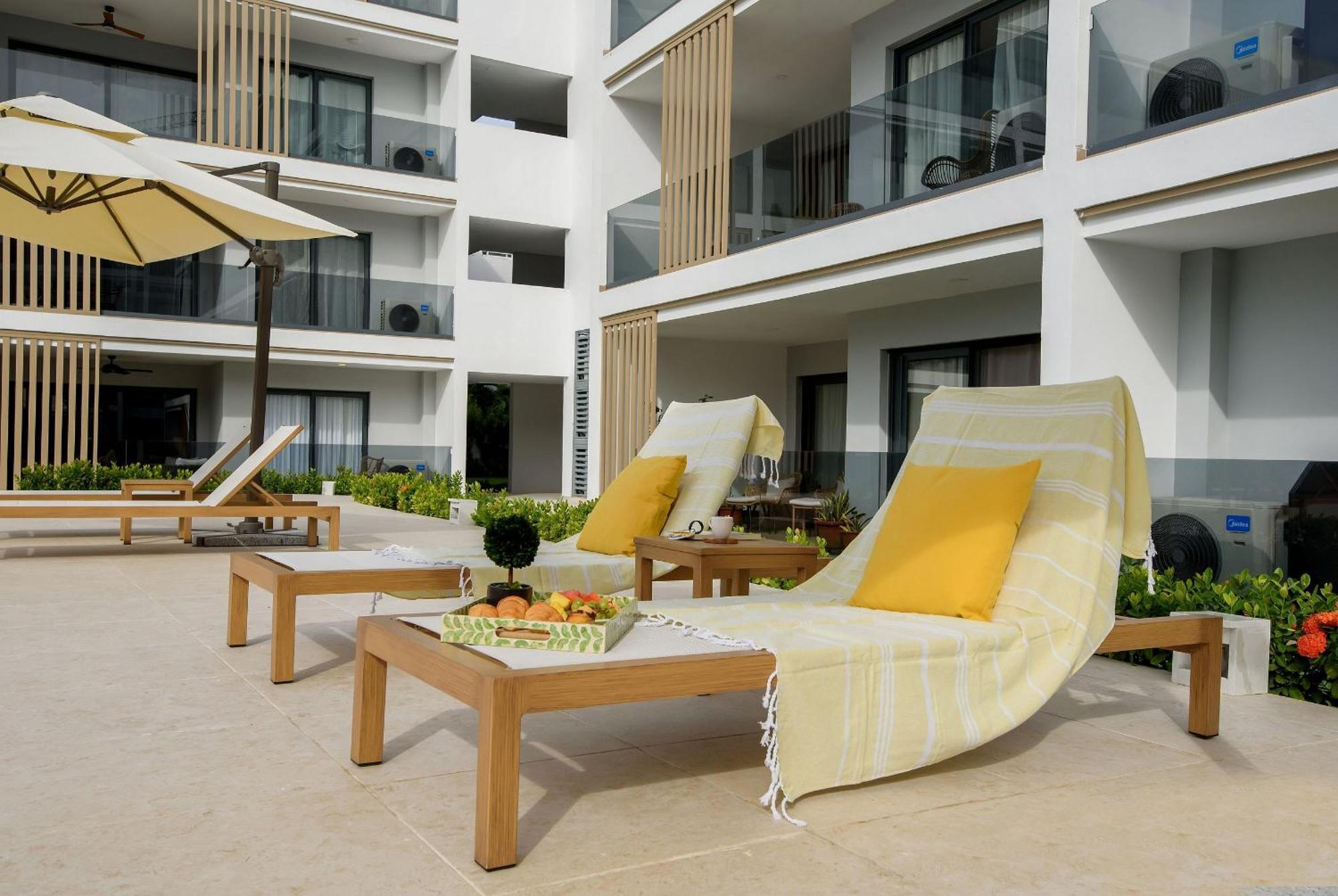 Apartment Beautiful With Direct Access To The Pool *