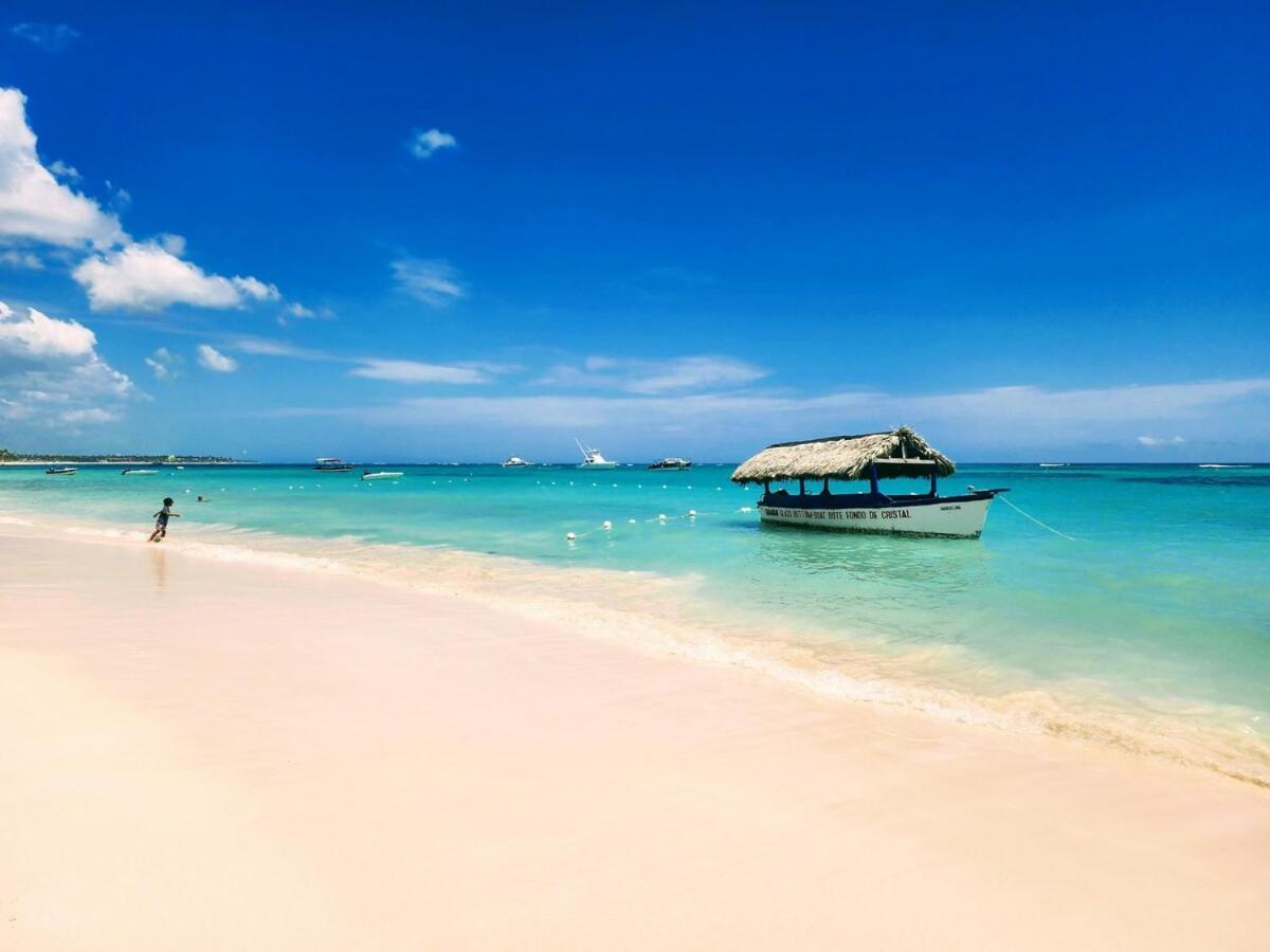 Rooftop, Pool View, Walk To Beach, Dining, Shops Apartment *