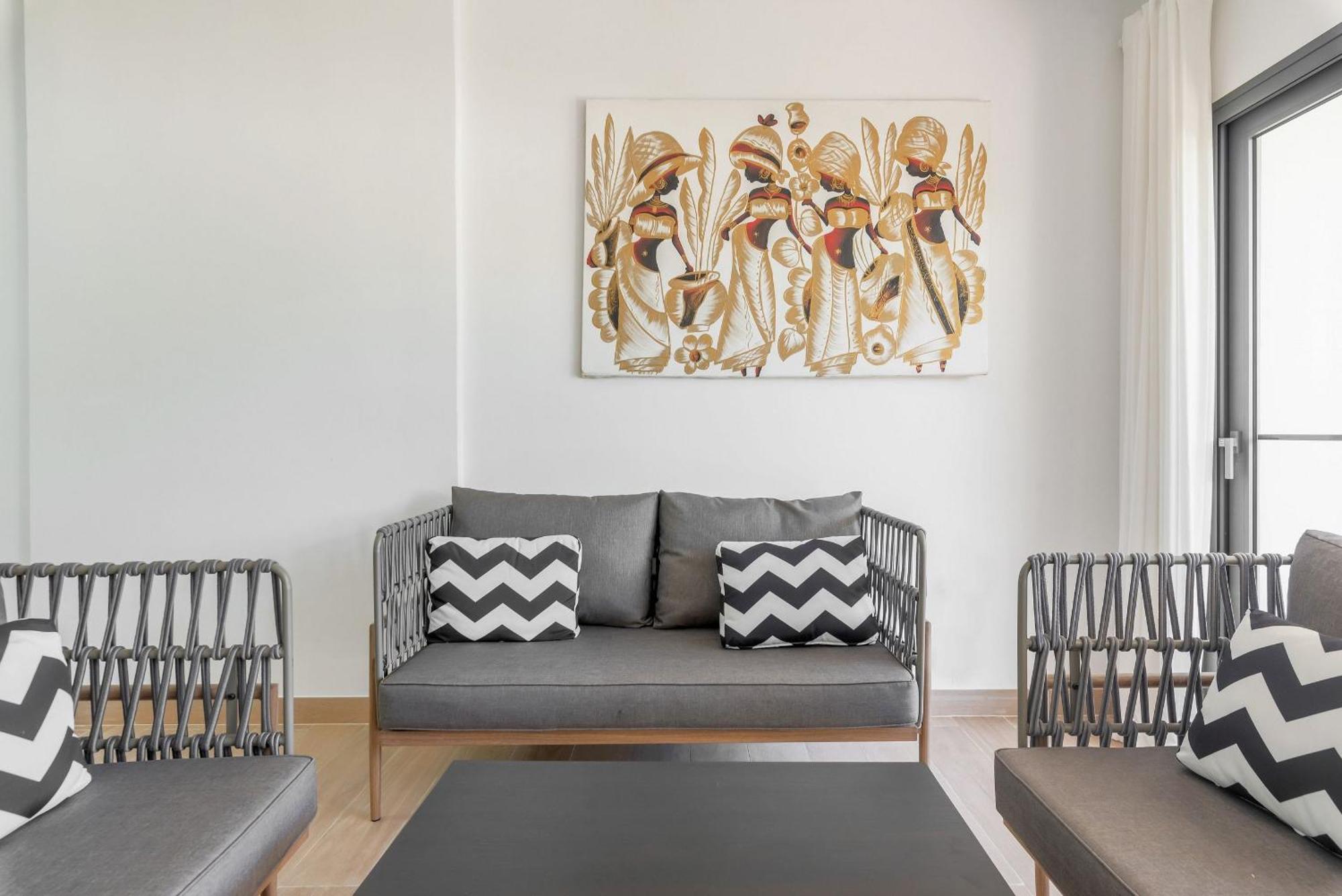 Apartamento Bran New With Pool Access