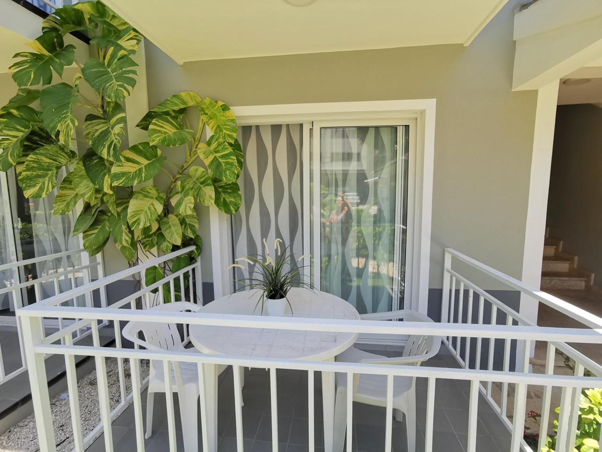 Aparthotel Sunny Deluxe Playa Corales - Wifi, Beach, Pool