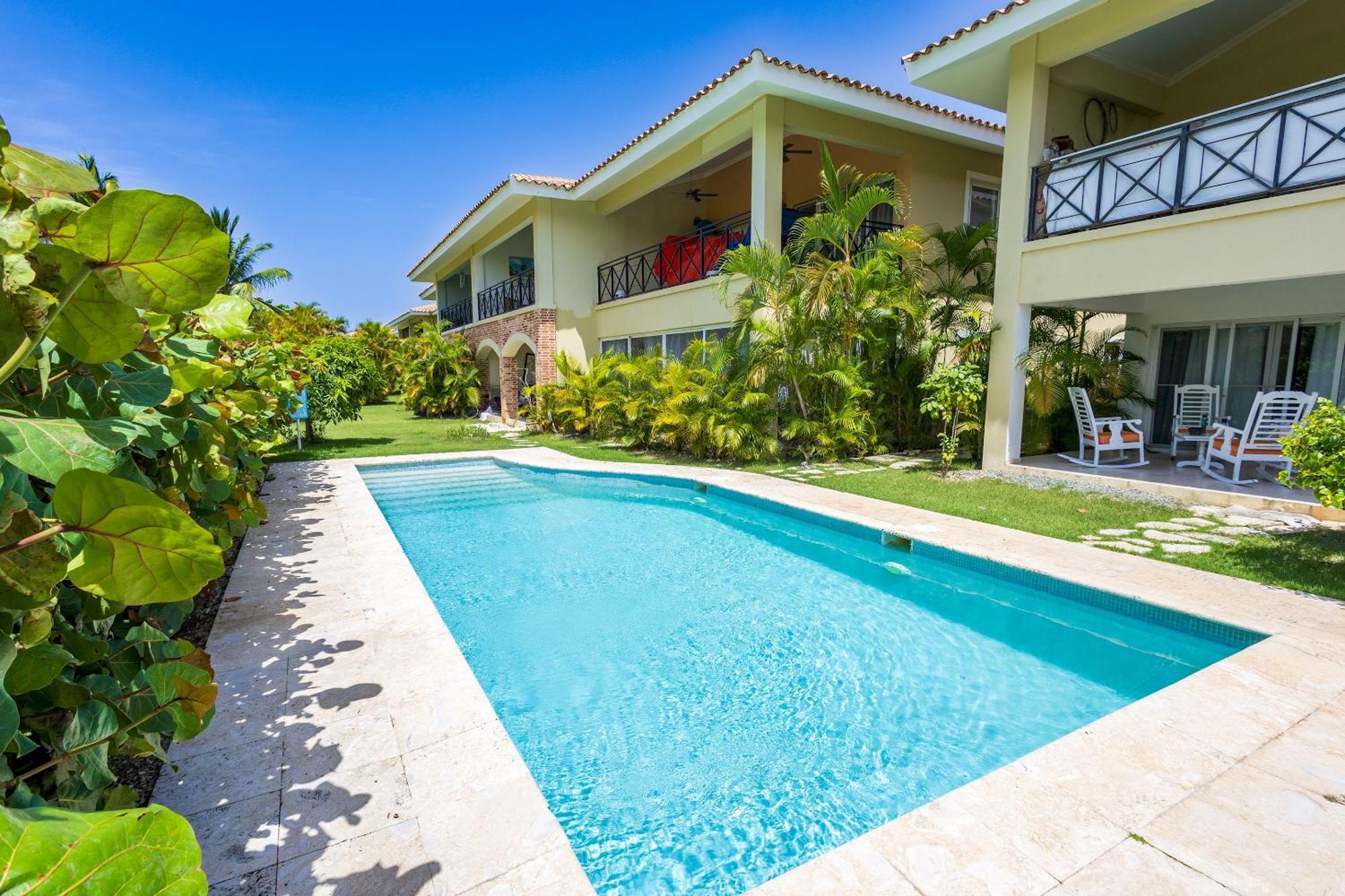 Private & Luxury Cocotal In Gated & Secured Community Apartment