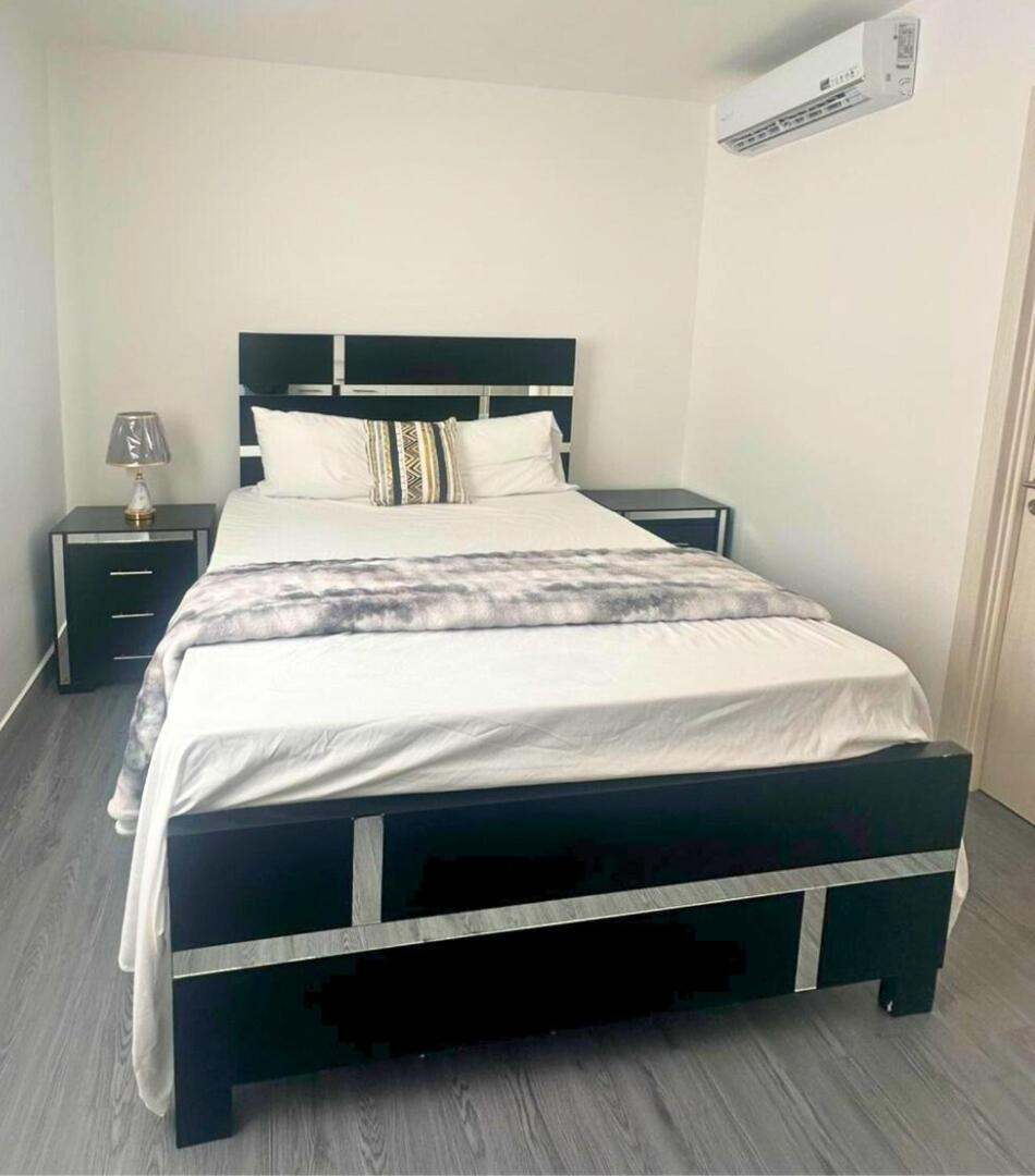 Encanto Moderno En *