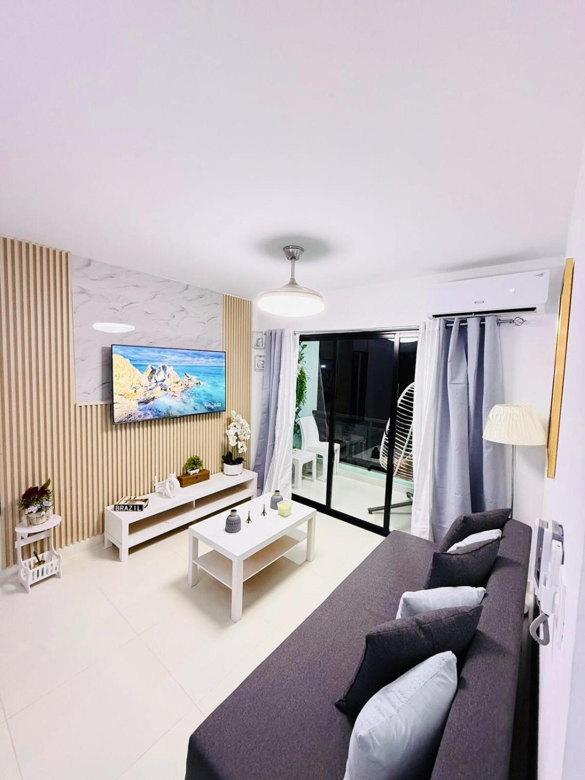 Amazing Cozy Near Downtown Apartment *