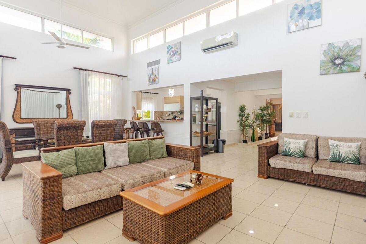Villa Private With Pool & Golf View *