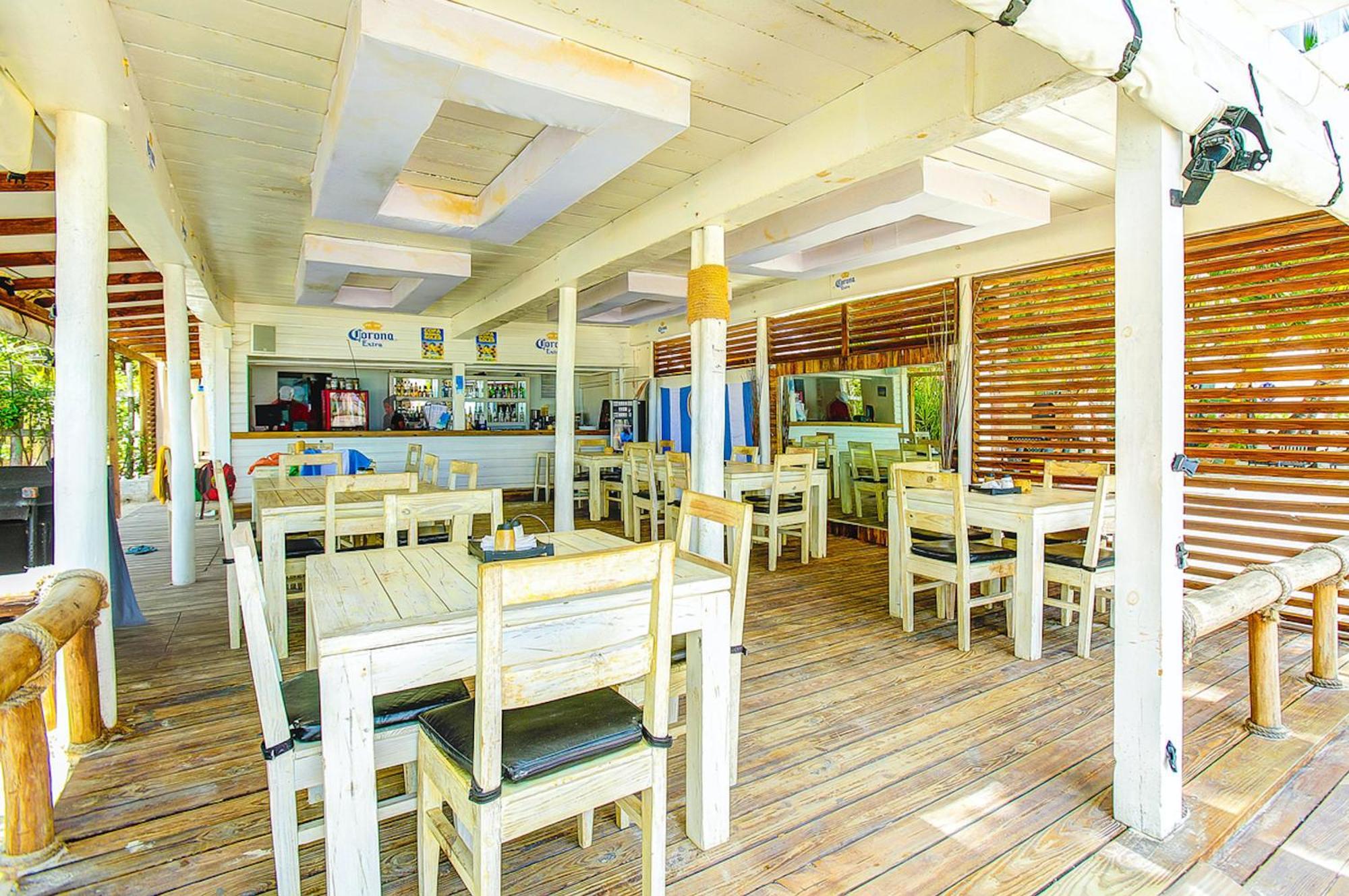 Apartahotel Serenara Studios And Suites - Los Corales Beach - Great Location With Many Restaurants Punta Cana