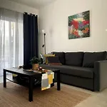 Spacious 1 Bedroom Apartment Near The Beach