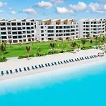 Crystal Lagoon Beach Apartment