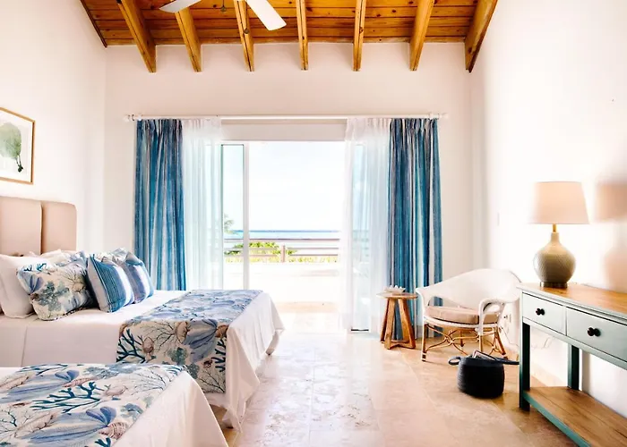 Ileverde A32 - Beachfront Condo