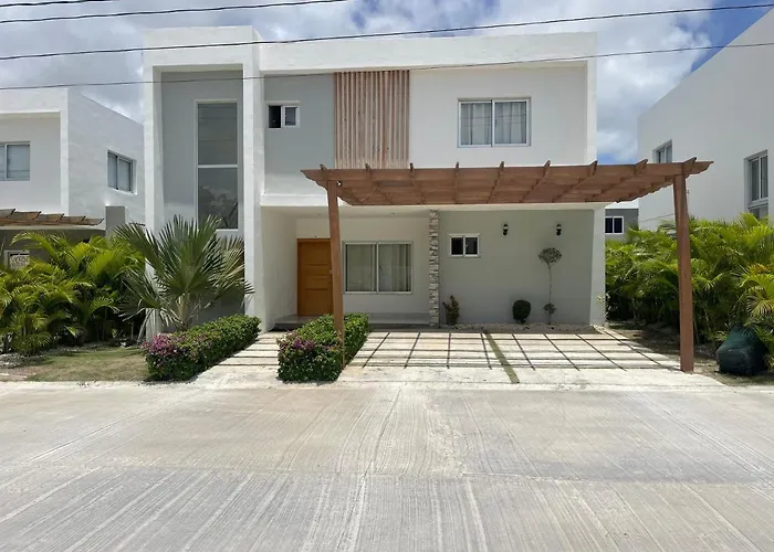 Villa Adosada Con Piscina Privada