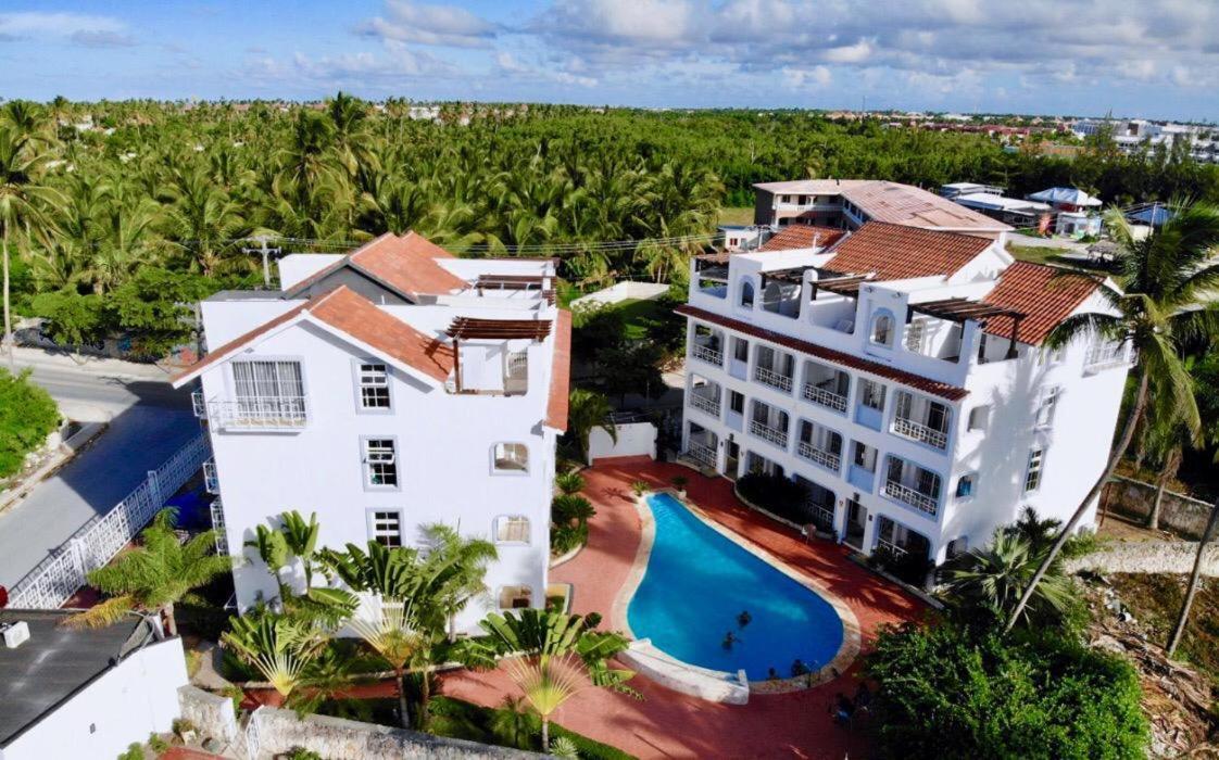 Grand Blue Garden Los Corales Beach Ferienhaus *
