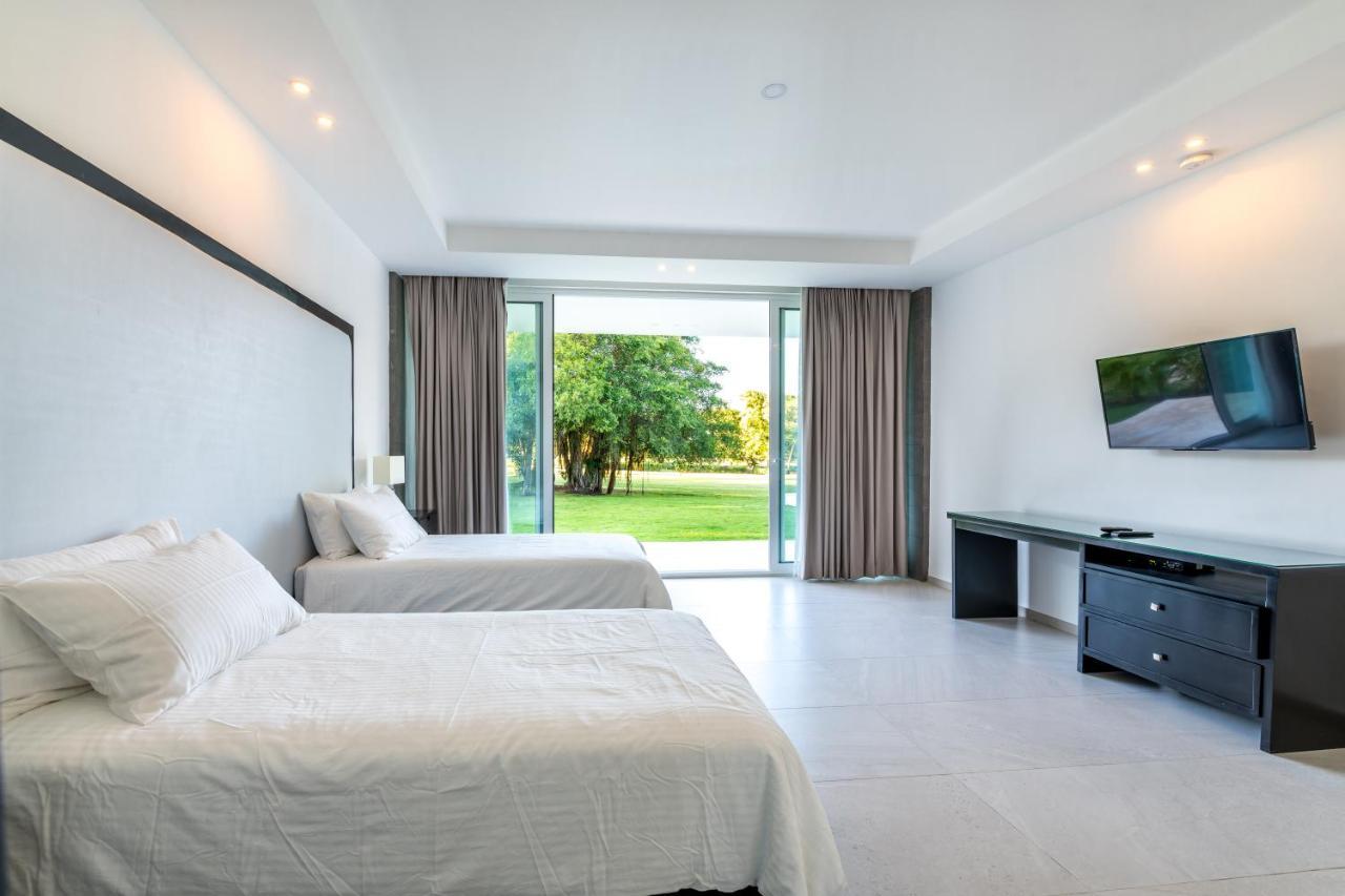 Private Cocotal In Villa