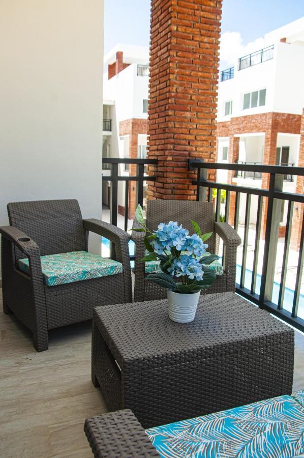 Apartment Beautiful & Comfortable Steps To The Beach Pool View