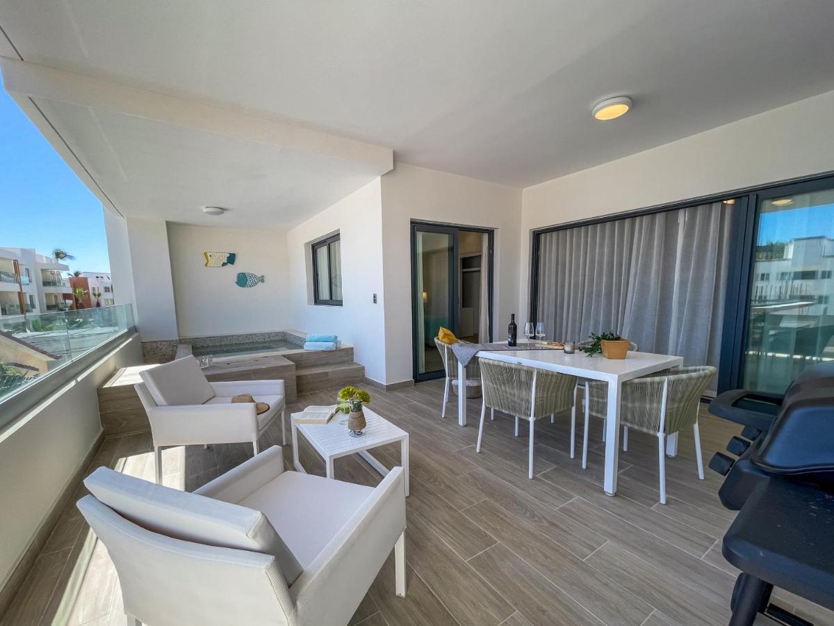 Gorgeous With Private Picuzzi Steps From Apartment *