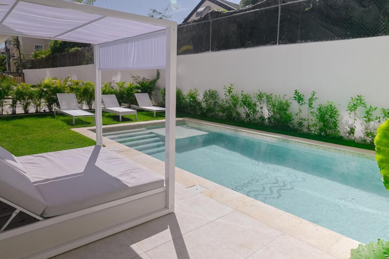 Gorgeous With Private Picuzzi Steps From