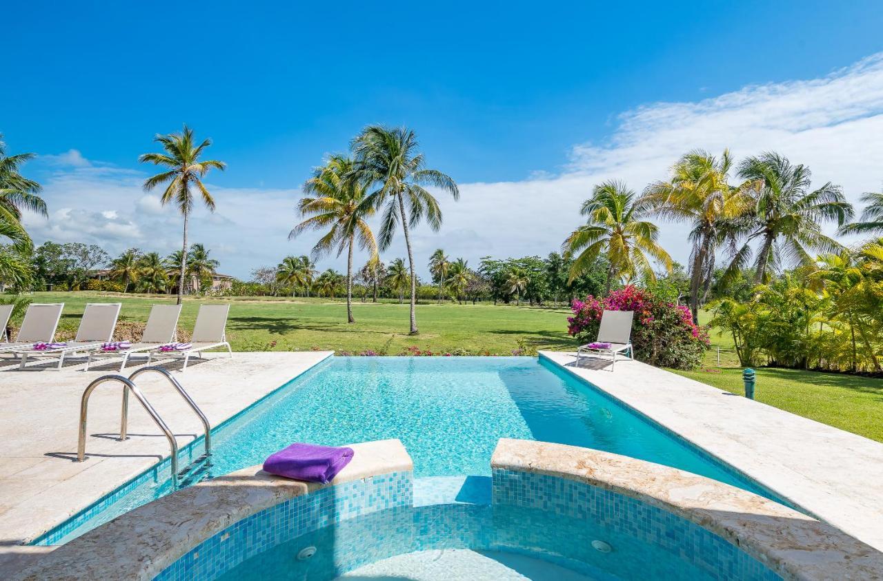 Private Cocotal In Villa