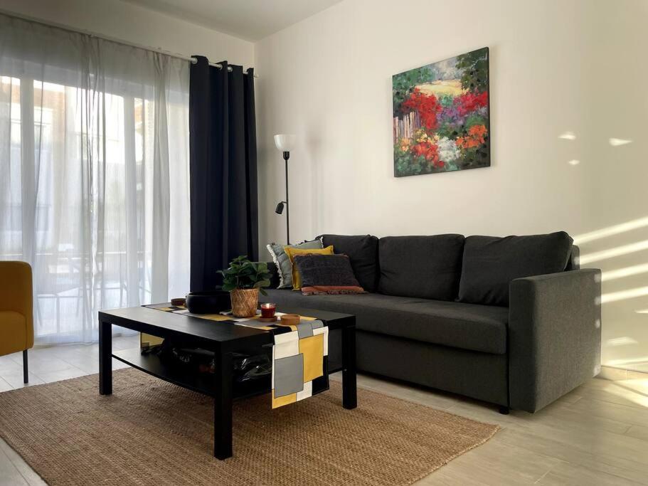 Apartamento Spacious 1 Bedroom Near The *
