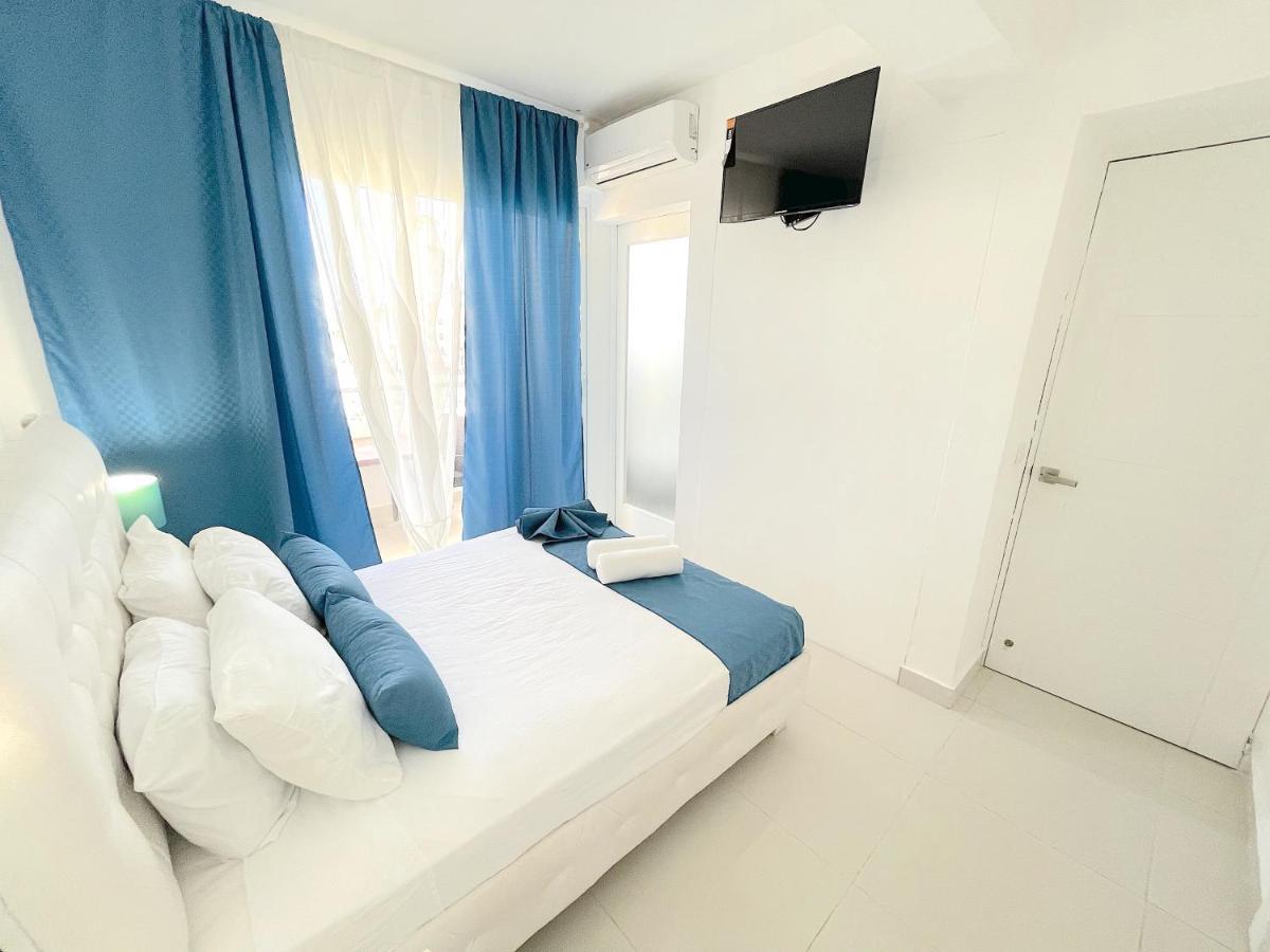 Hotel Rooftop Pool Ducassi Studio Suites Deluxe Beach Club & 5*