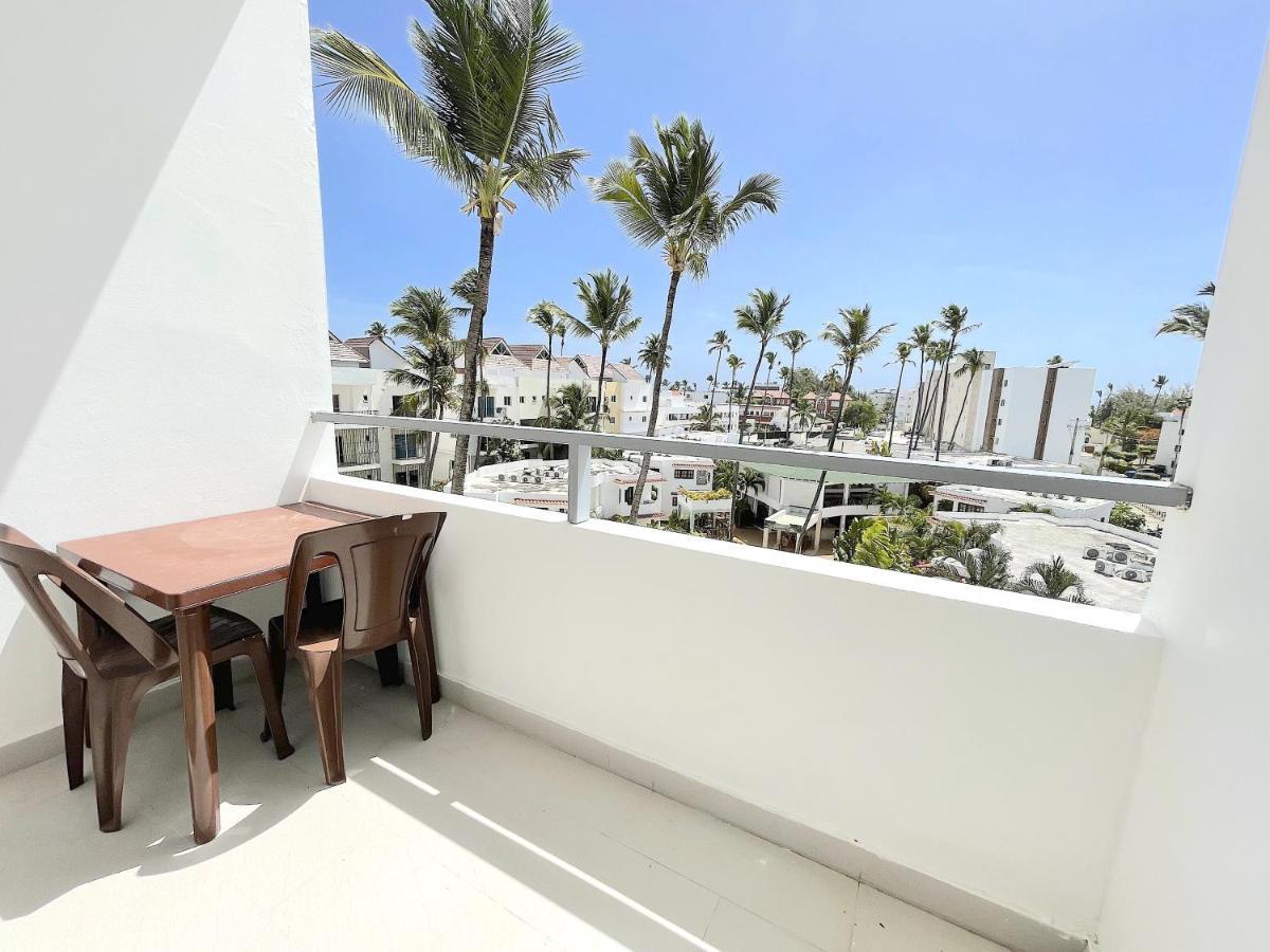 Hotel Rooftop Pool Ducassi Studio Suites Deluxe Beach Club &