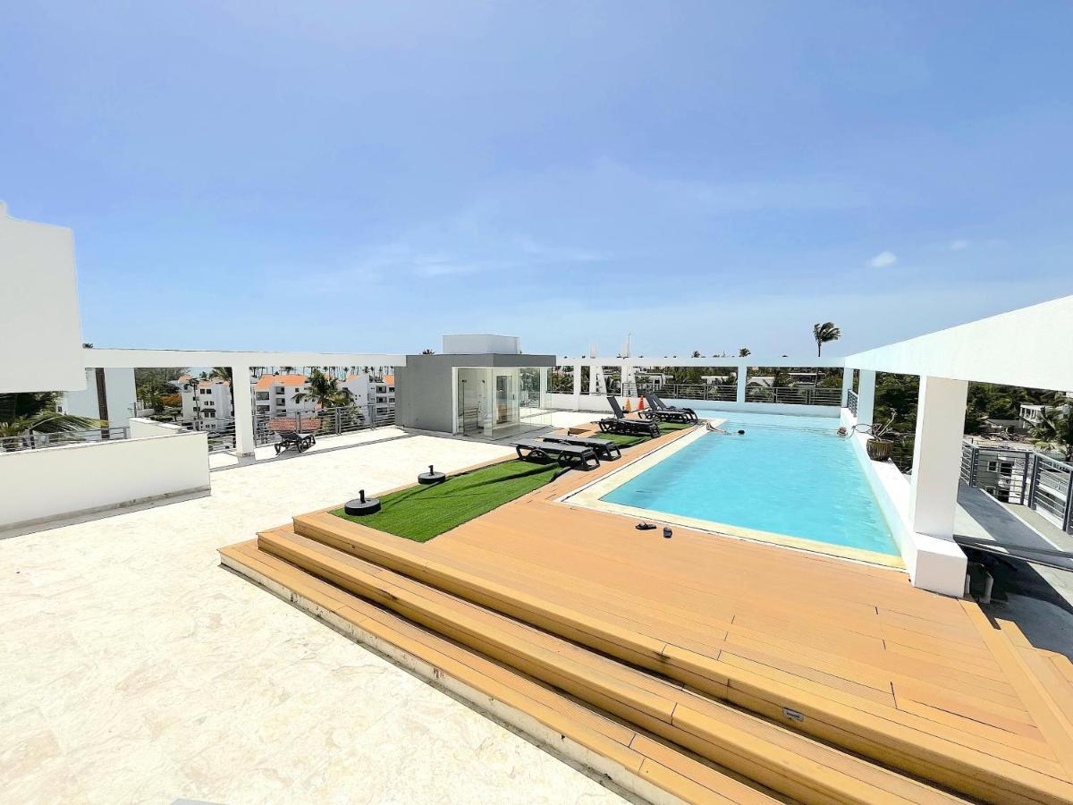 Hotel Rooftop Pool Ducassi Studio Suites Deluxe Beach Club & 5*