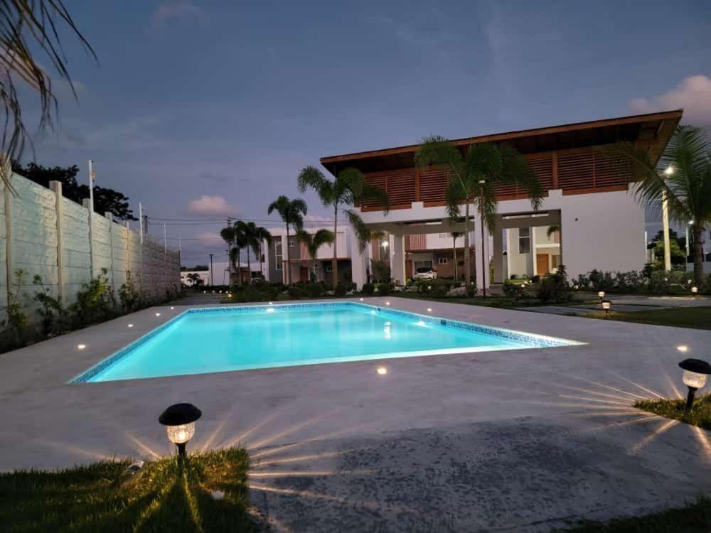 Villa Adosada Con Piscina Privada