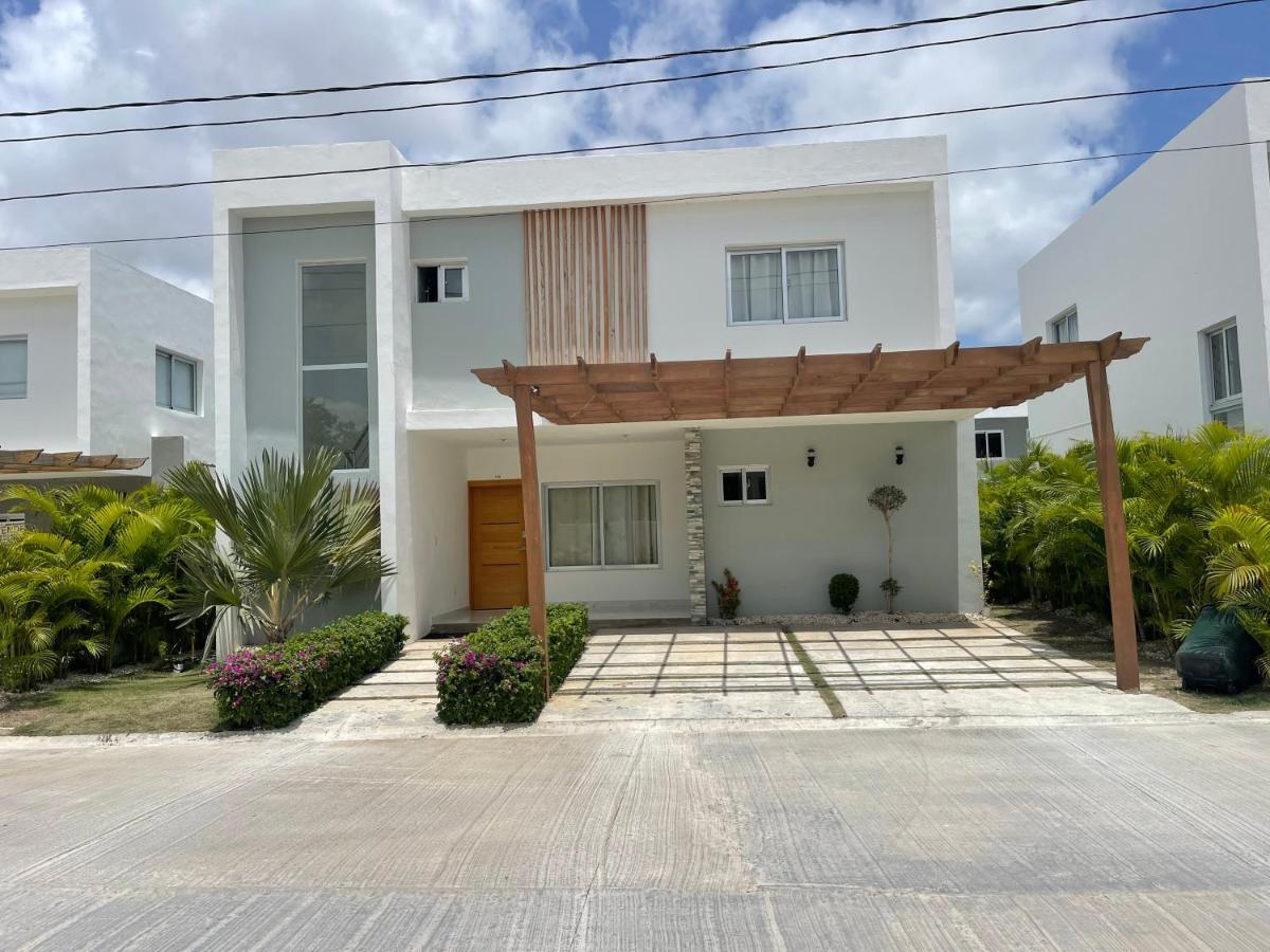 Adosada Con Piscina Privada Villa