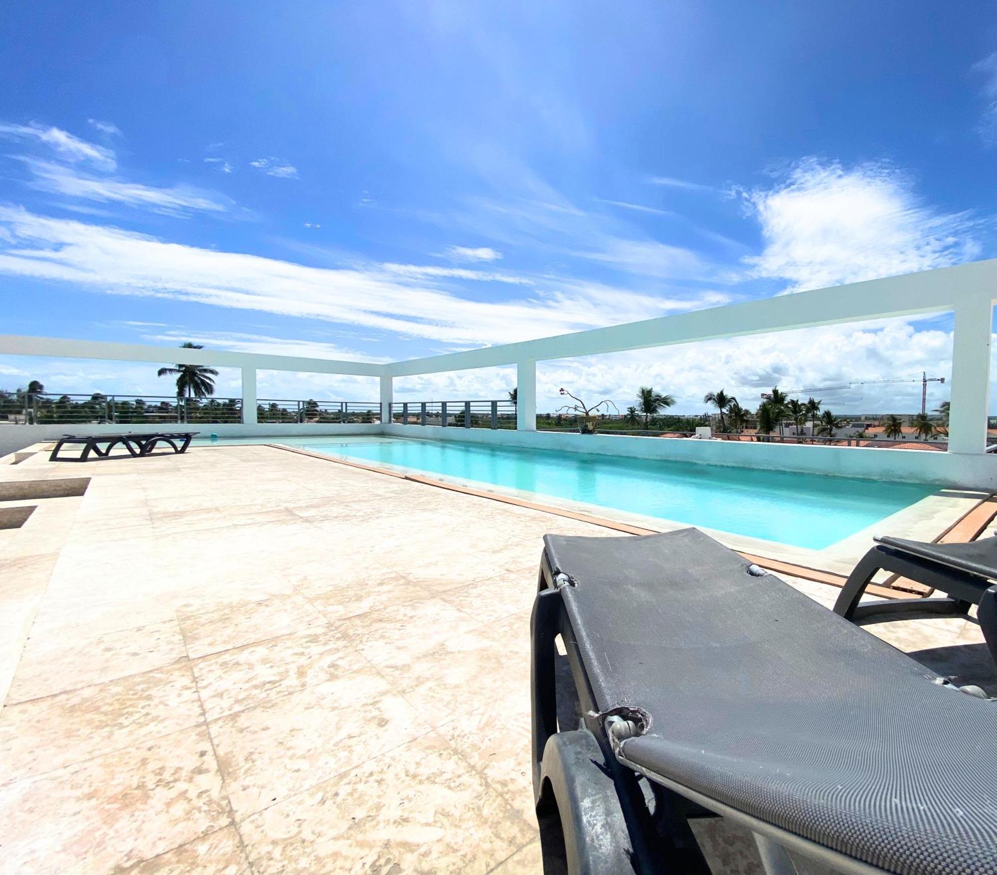 Hotel Atlantico Suites - Rooftop Pool, Bars & Club Punta Cana