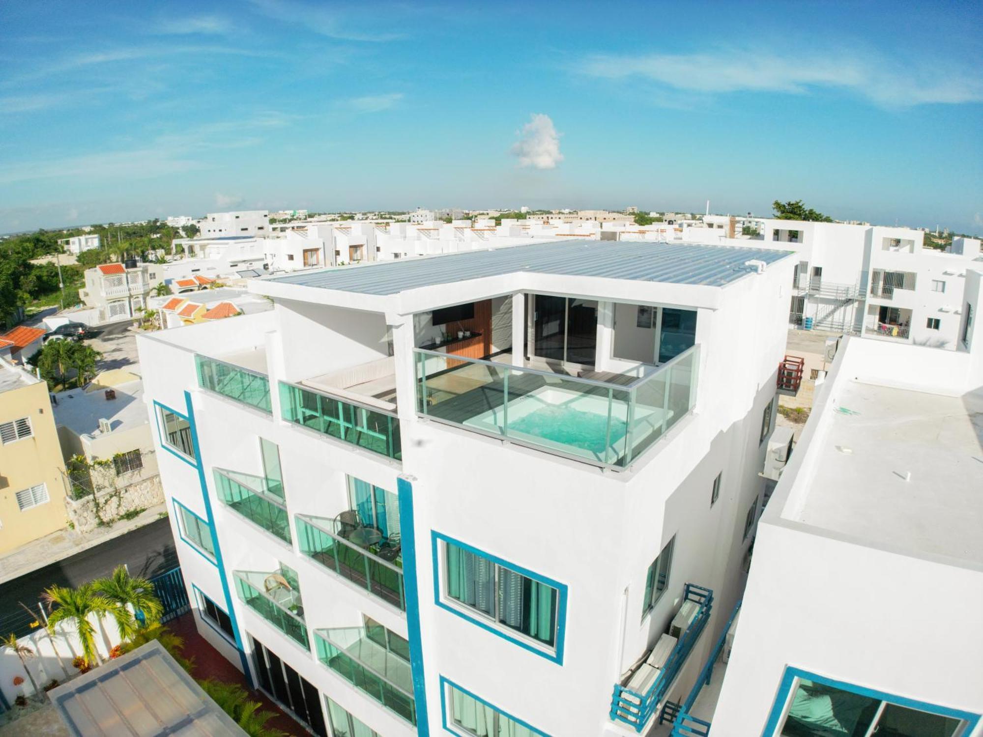 Penthouse & Jacuzzi Apartment *
